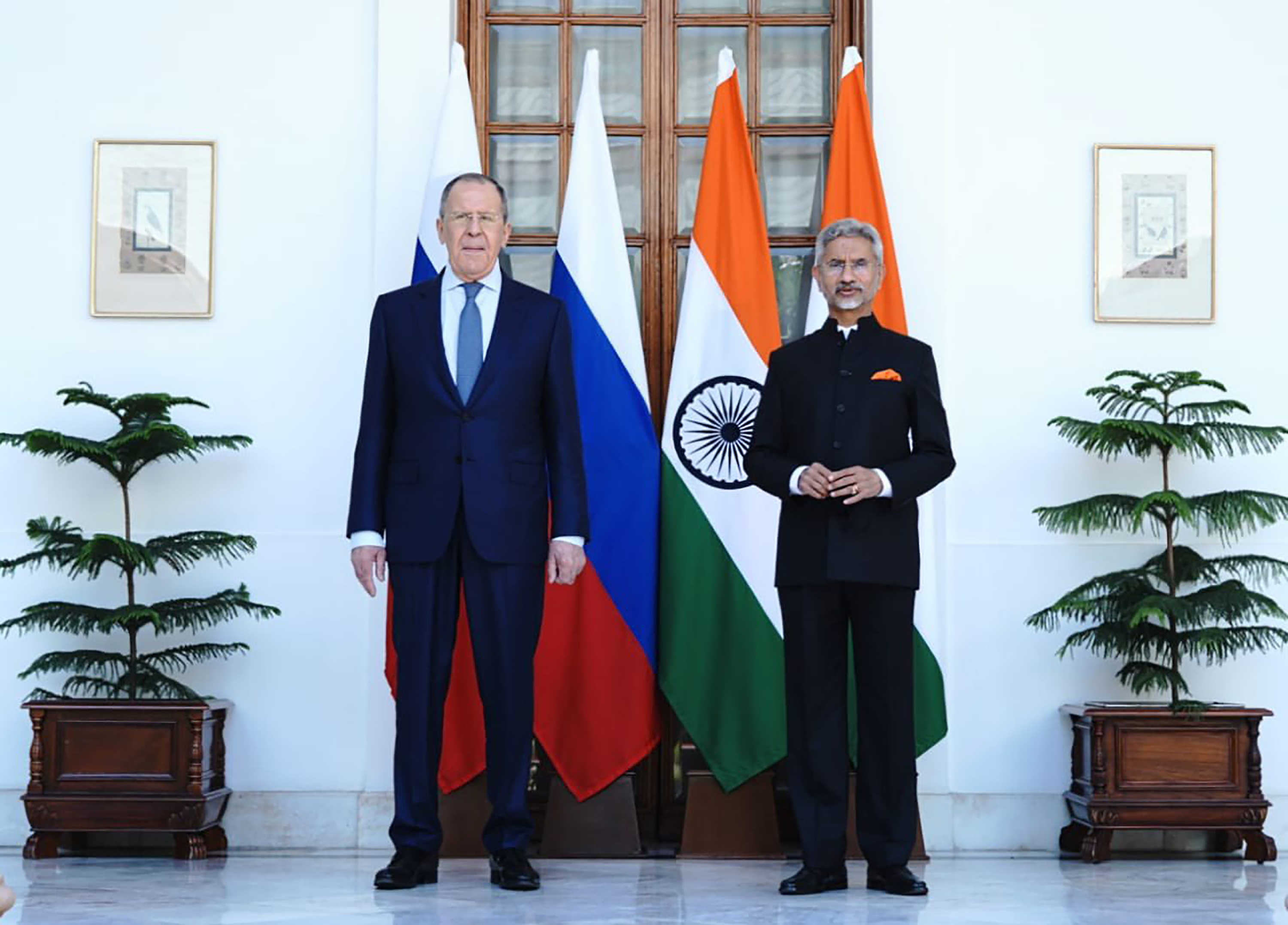 Lavrov y su homólogo indio, S. Jaishankar, en Nueva Delhi.