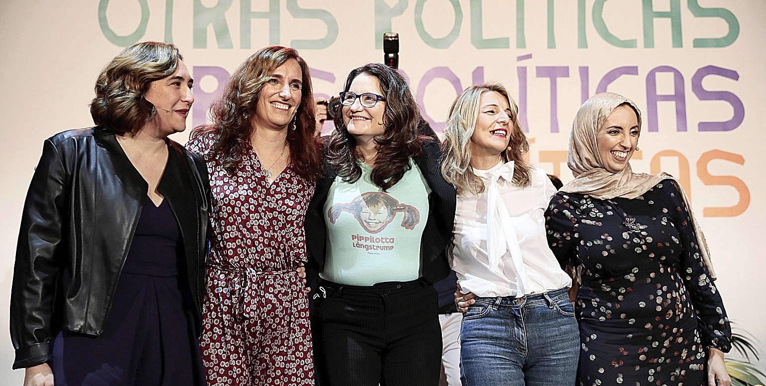 Ada Colau, Mnica Garca, Mnica Oltra, Yolanda Daz y Ftima Hamed, el 13 de noviembre de 2021 durante la presentacin del frente amplio en Valencia.