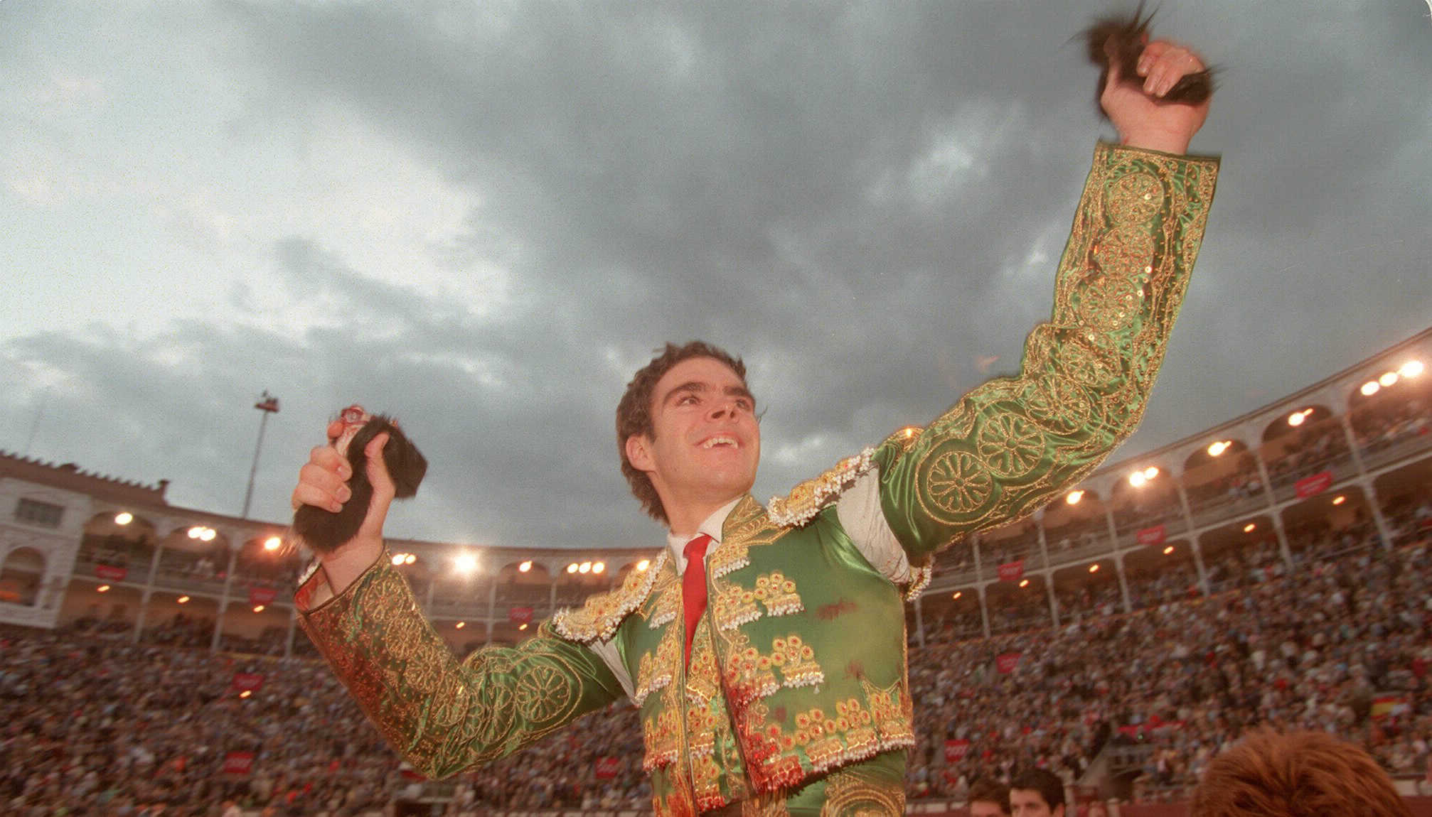 José Tomás, a hombros en Las Ventas en el 98