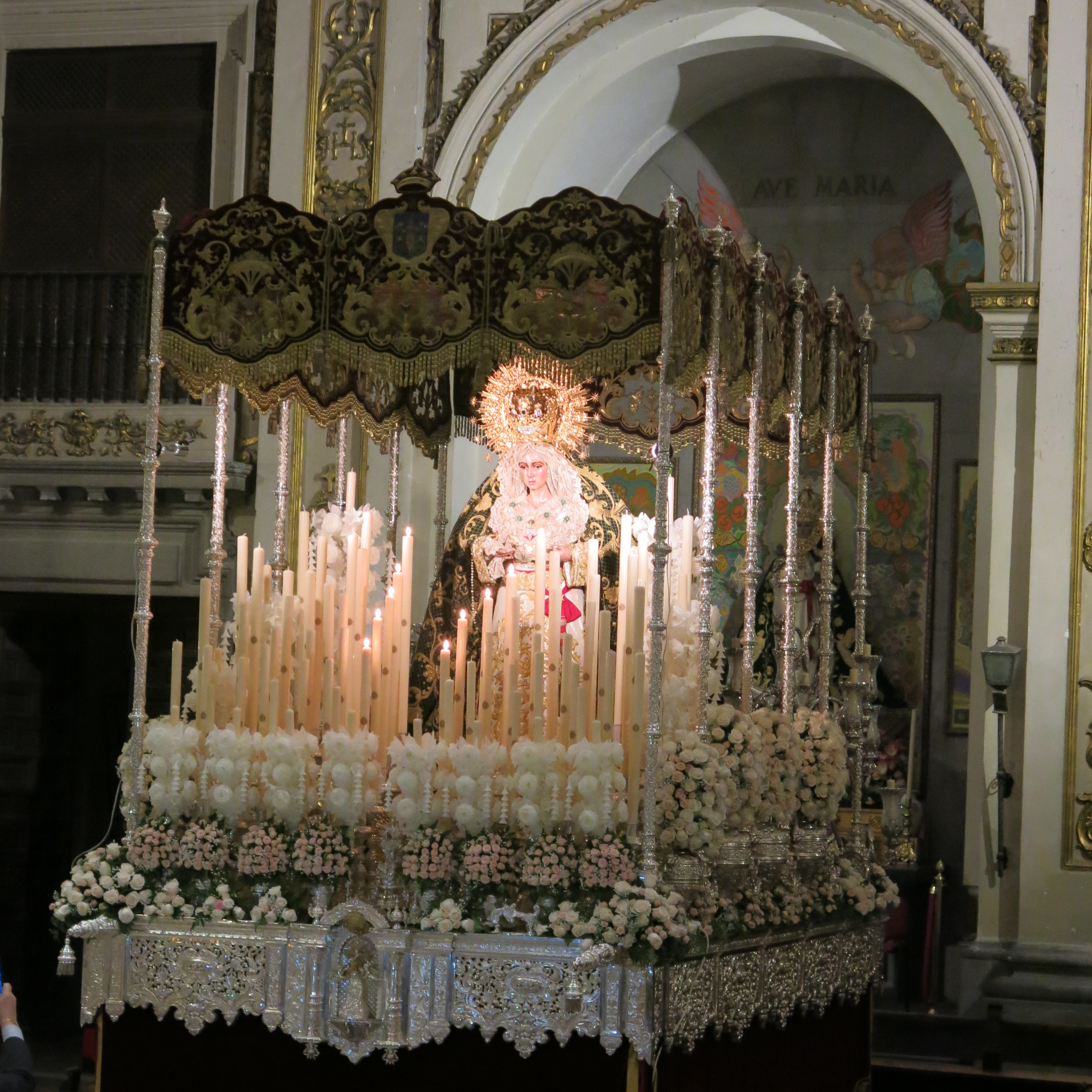 Paso de la Virgen de la Macarena.