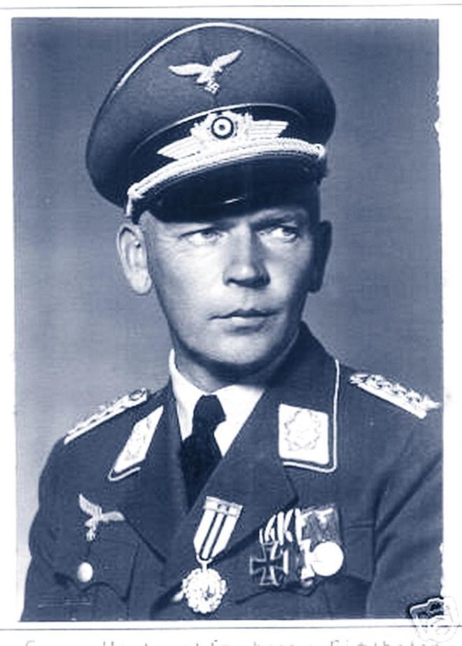 Wolfram von Richthofen, uno de los jefes de la División Cóndor.