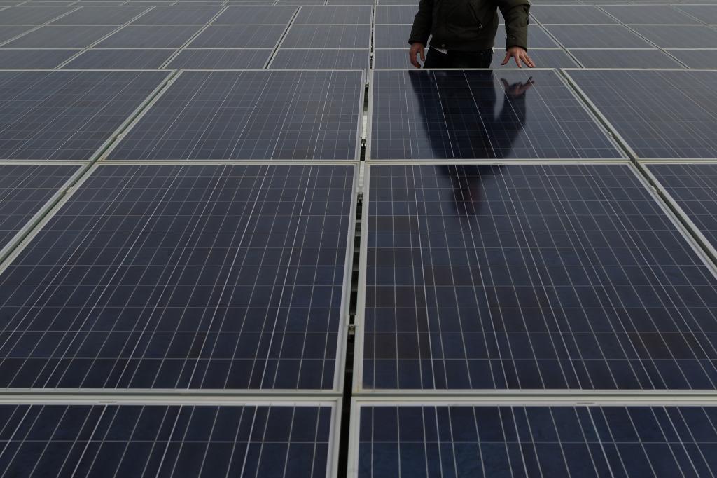 ¿Tiene España capacidad para desarrollar la 'matriz solar masiva' que une a Sánchez y Elon Musk?
