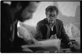 Robert E. Weide y Kurt Vonnegut en un momento de 'Kurt Vonnegut: A travs del tiempo'.