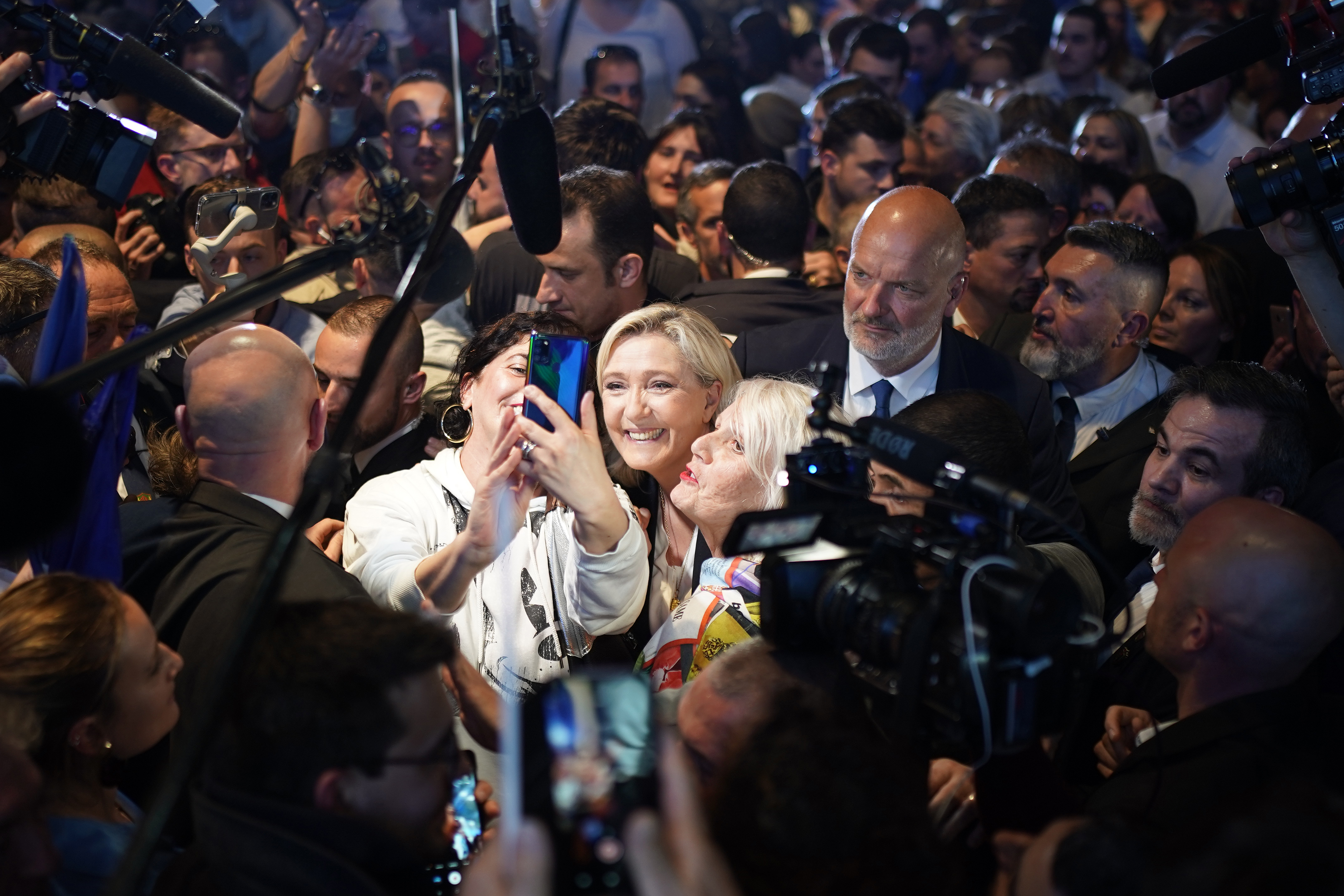 Marine Le Pen: «Nuestro país está preparado para elegir a una mujer en el Elíseo»