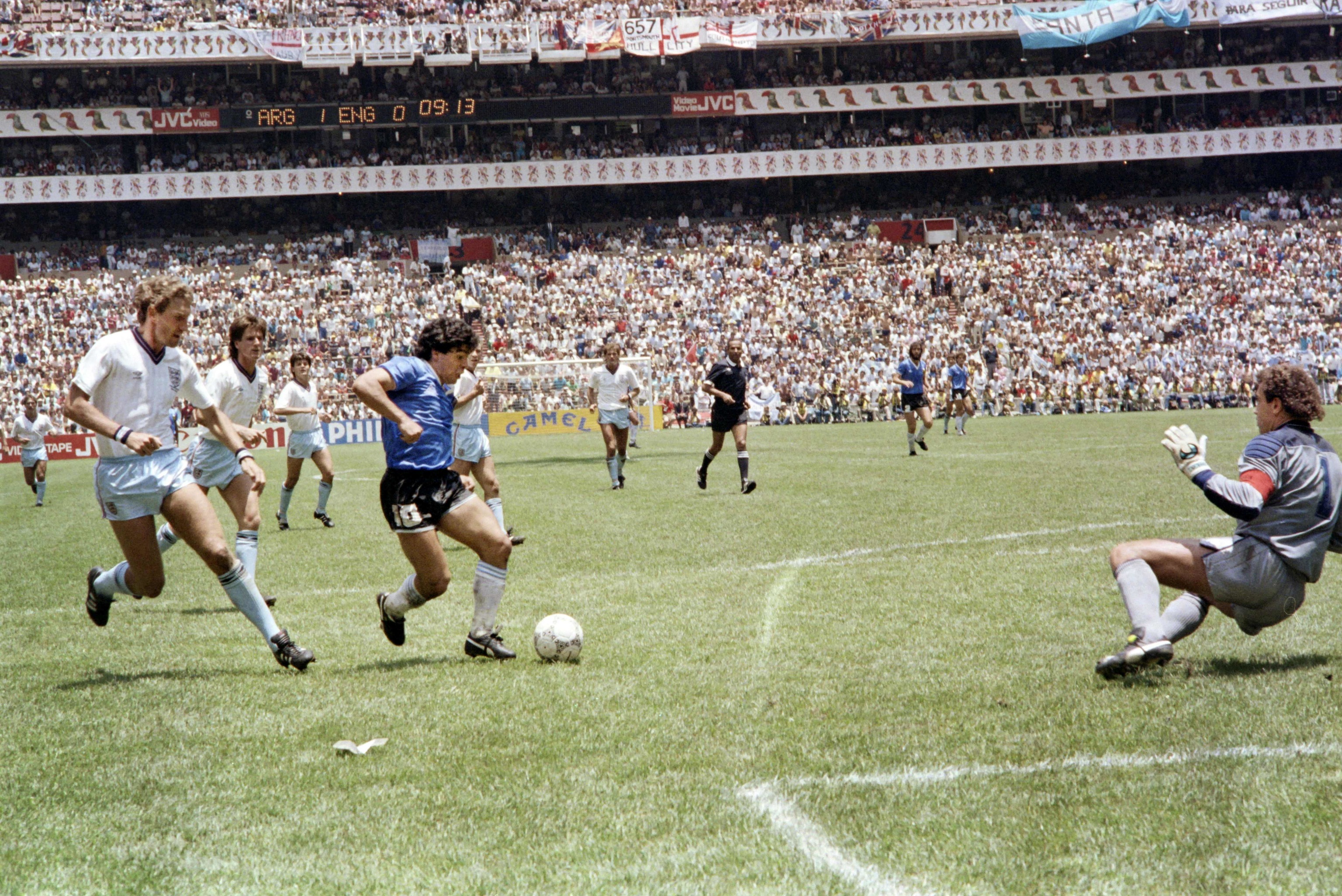 Maradona marca su legendario segundo gol a Inglaterra en Mxico 86