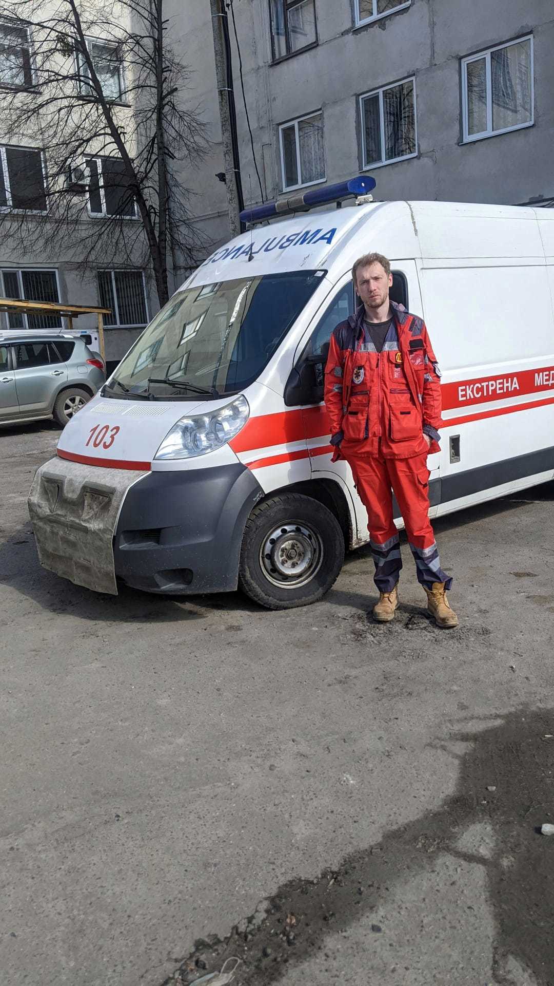 La vida en una ambulancia de guerra: «Ha habido ametrallamientos; si intentamos llegar las tropas rusas lo impiden»