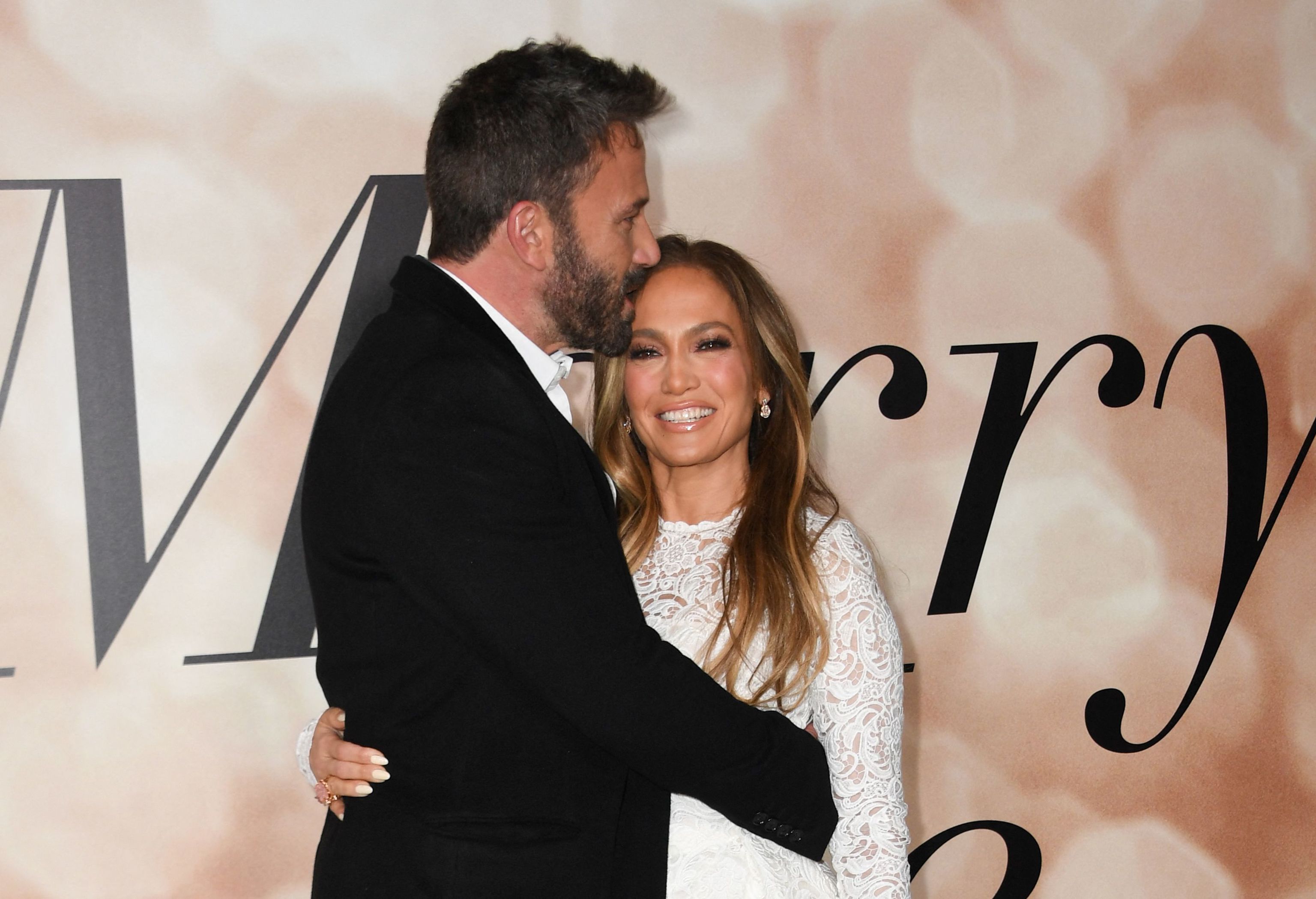 Jennifer Lopez anuncia su compromiso con Ben Affleck | Celebrities