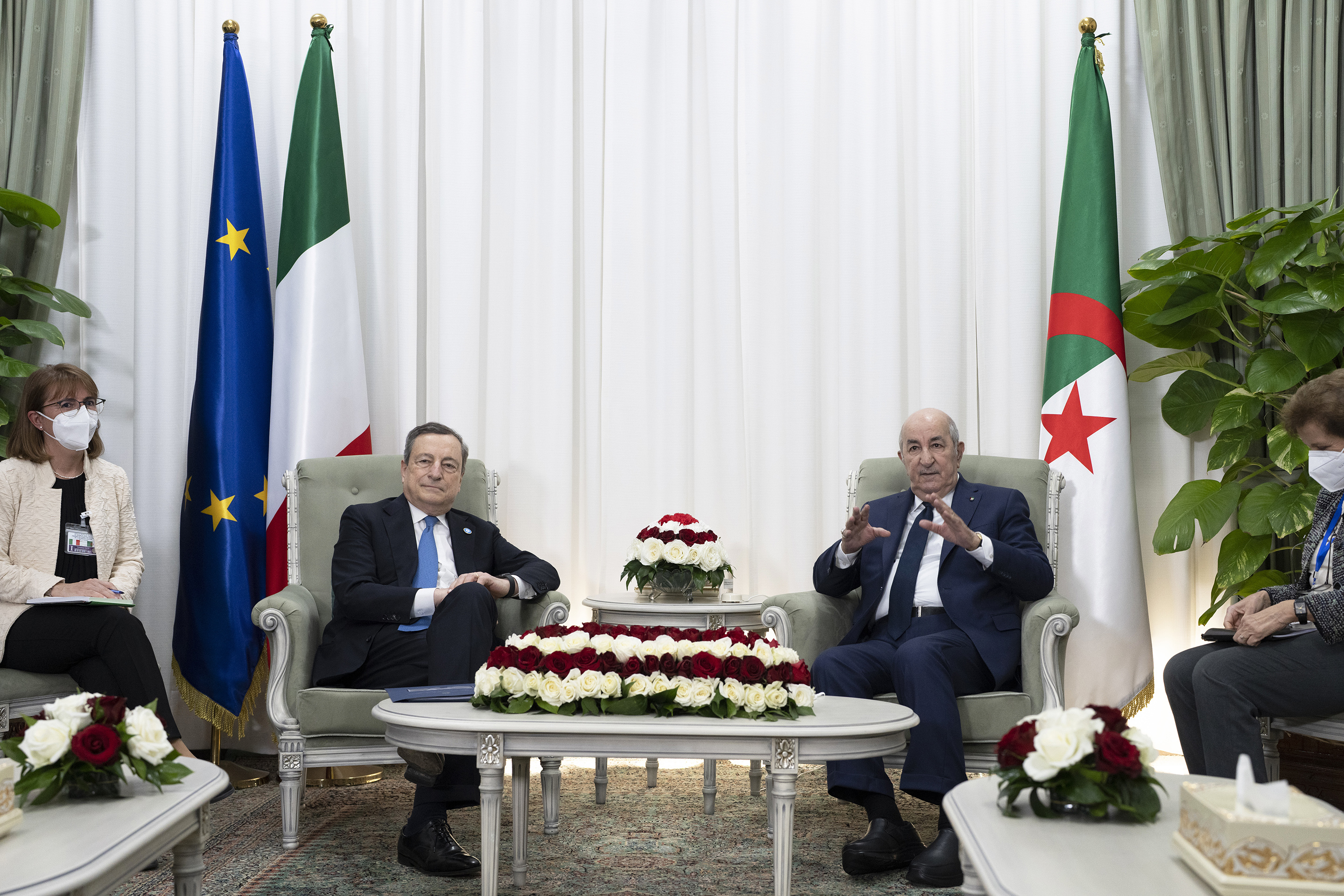 Draghi anuncia una alianza energética con Argelia mientras Sánchez no puede pisar Argel por su bandazo en el Sáhara