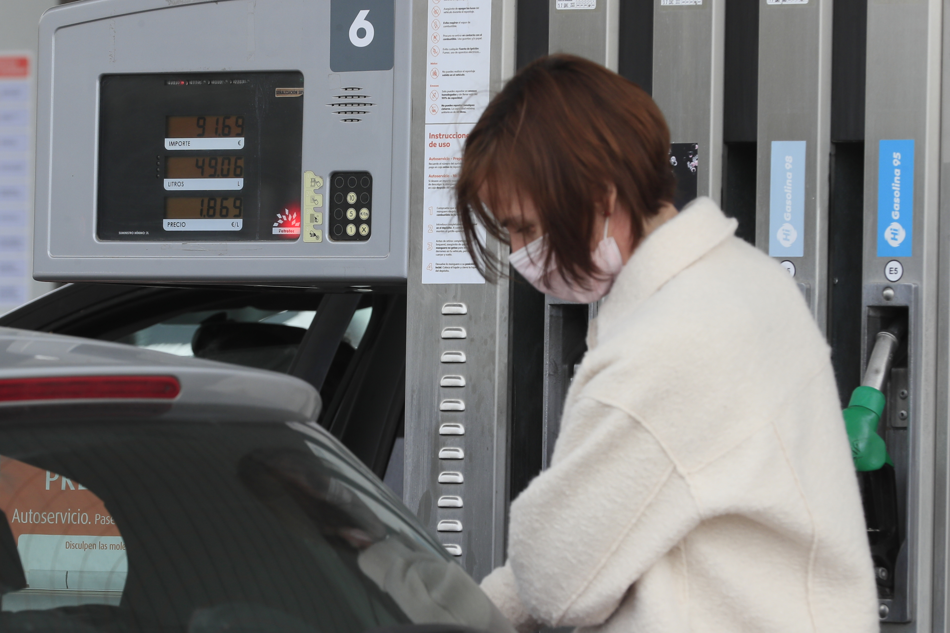 Facua denuncia a 230 gasolineras por subir los precios 5 céntimos el 1 de abril para no asumir la bonificación