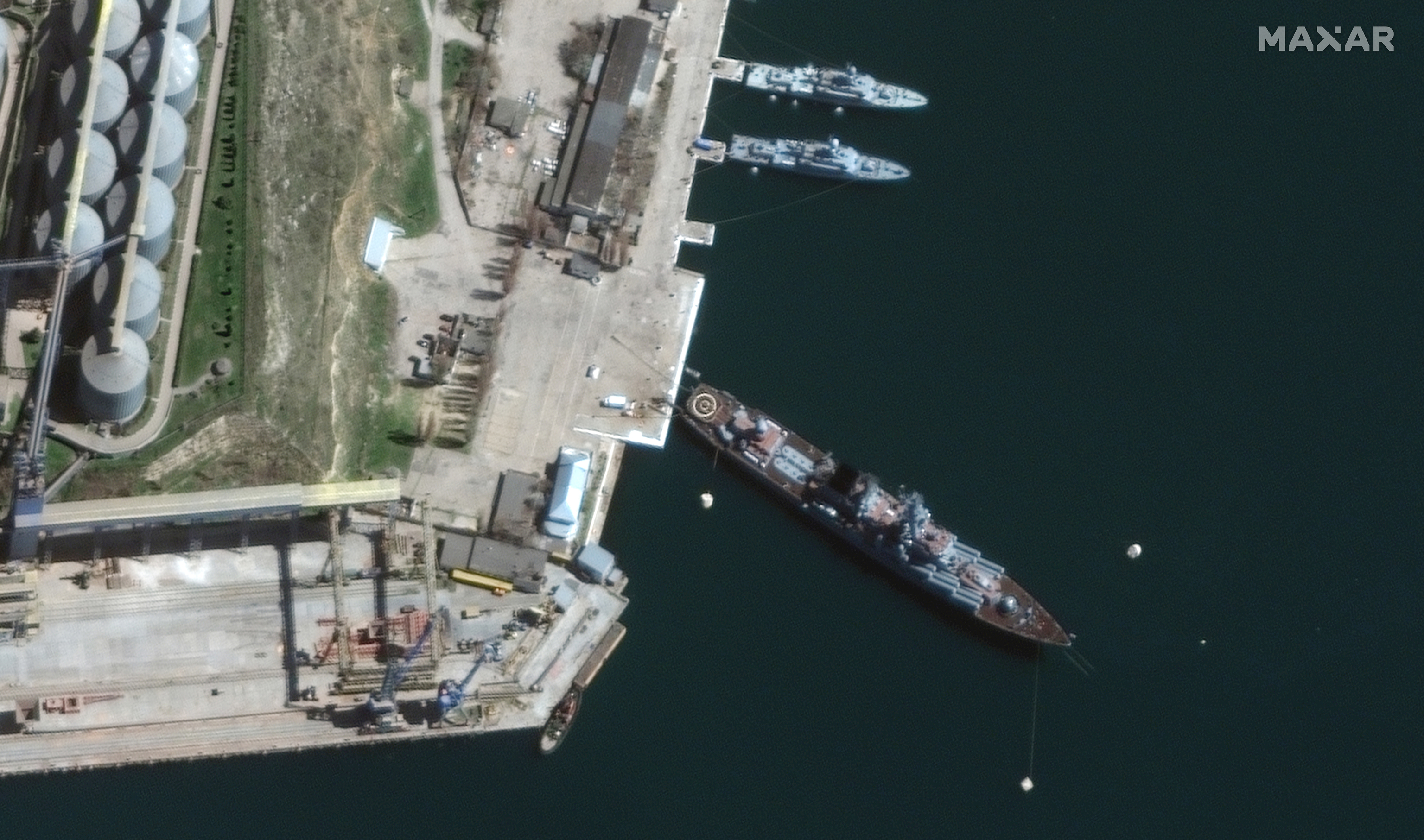 Imagen satélite del buque Moskva en Crimea.