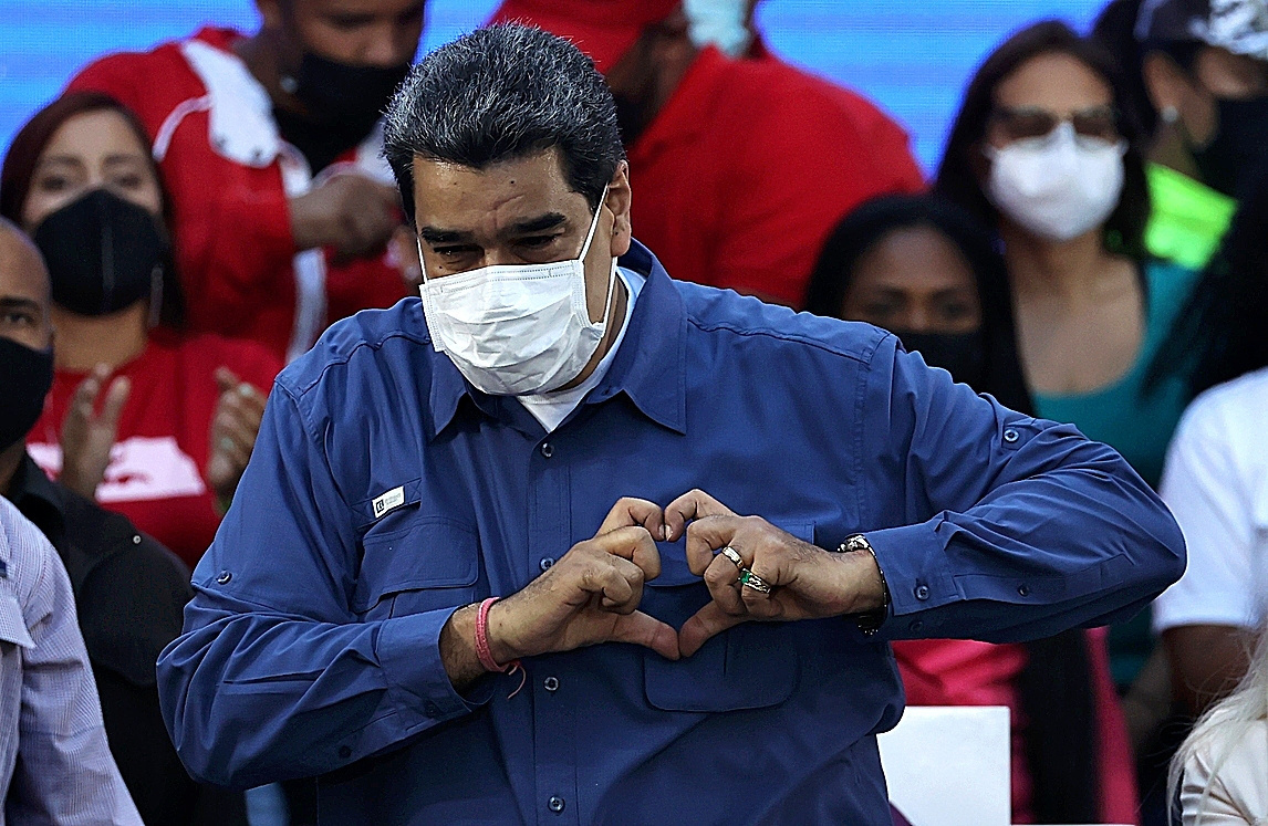El presidente argentino se suma a la campaña para blanquear a Nicolás Maduro