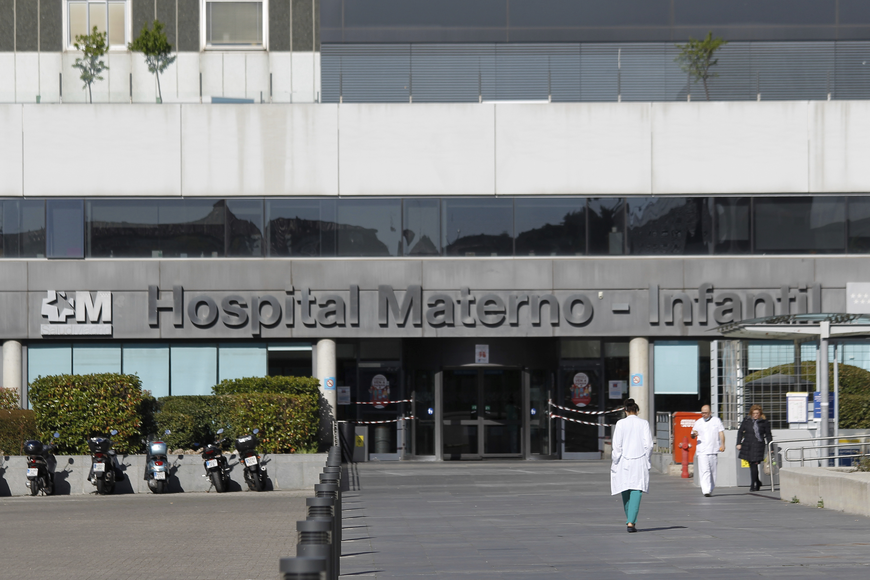 Entrada al Hospital Materno-Infantil del Hospital La Paz, en Madrid.
