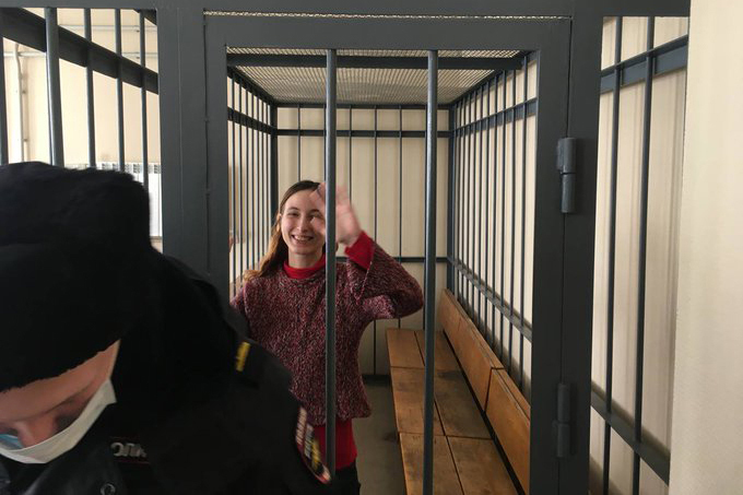 Skochilenko tras ser detenida en San Petersburgo.
