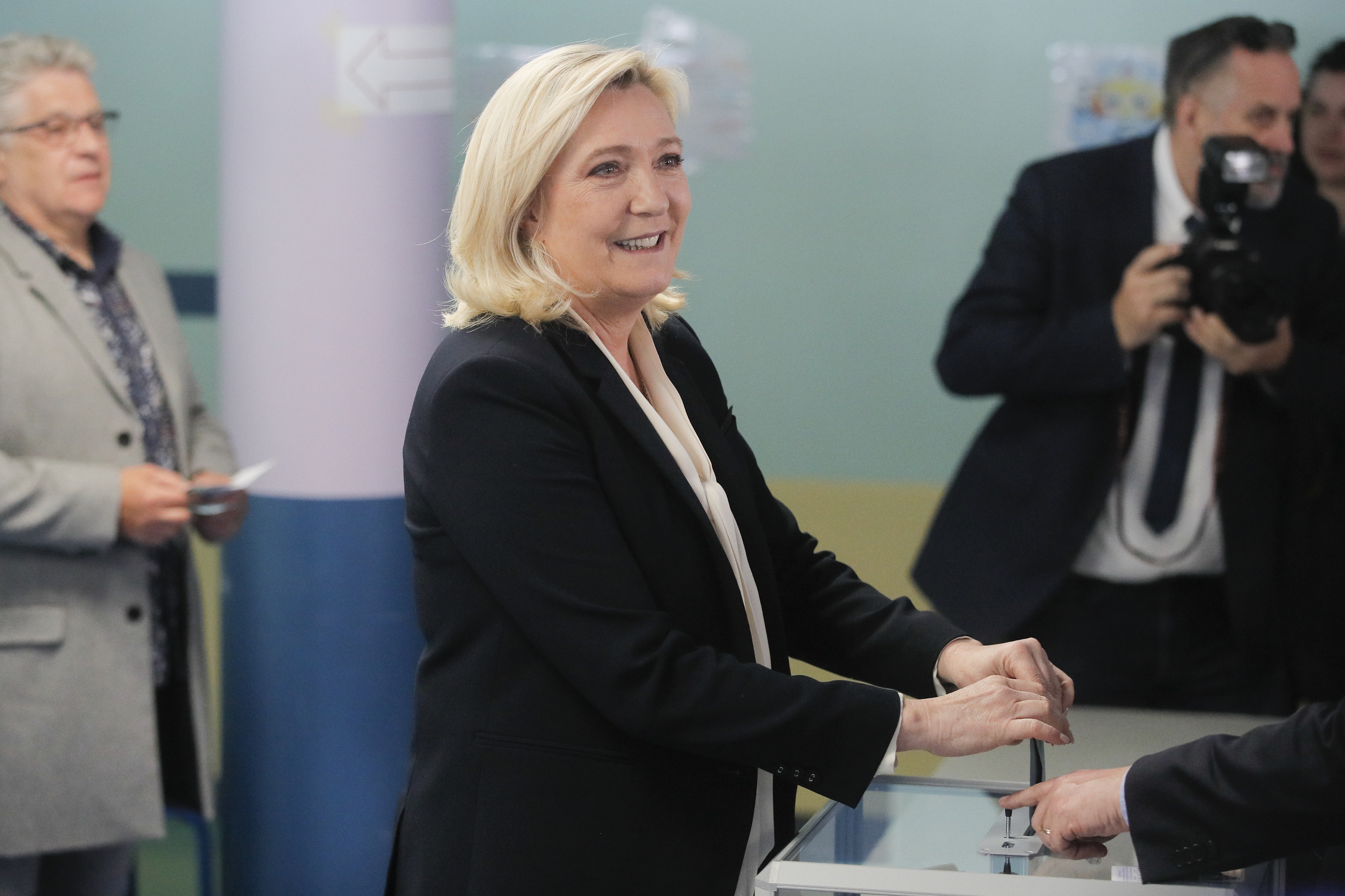 Marine Le Pen ha votado esta mañana en Henin-Beaumont, al norte de Francia.