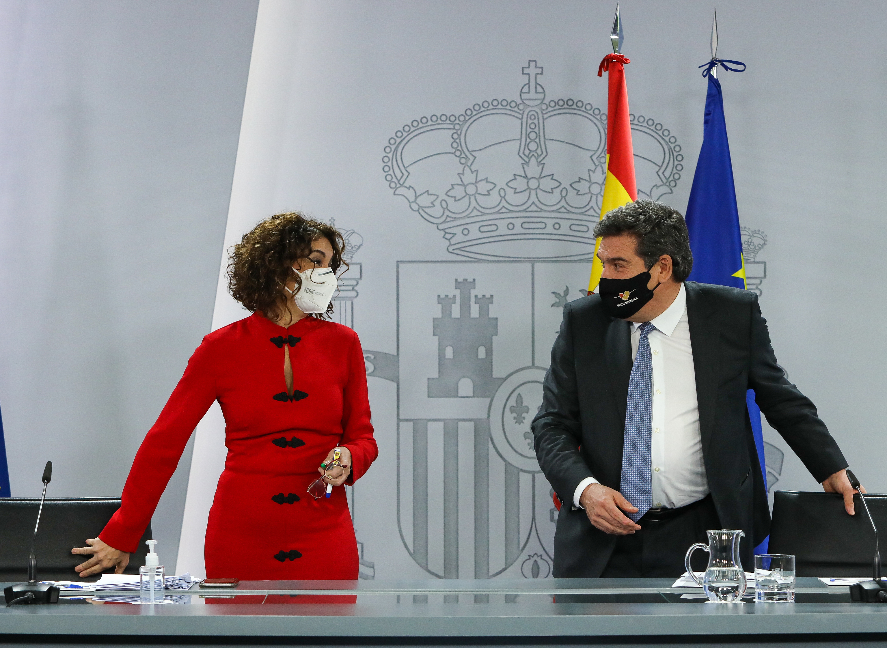 La ministra de Hacienda, María Jesús Montero, y el de Seguridad Social, José Luis Escrivá.