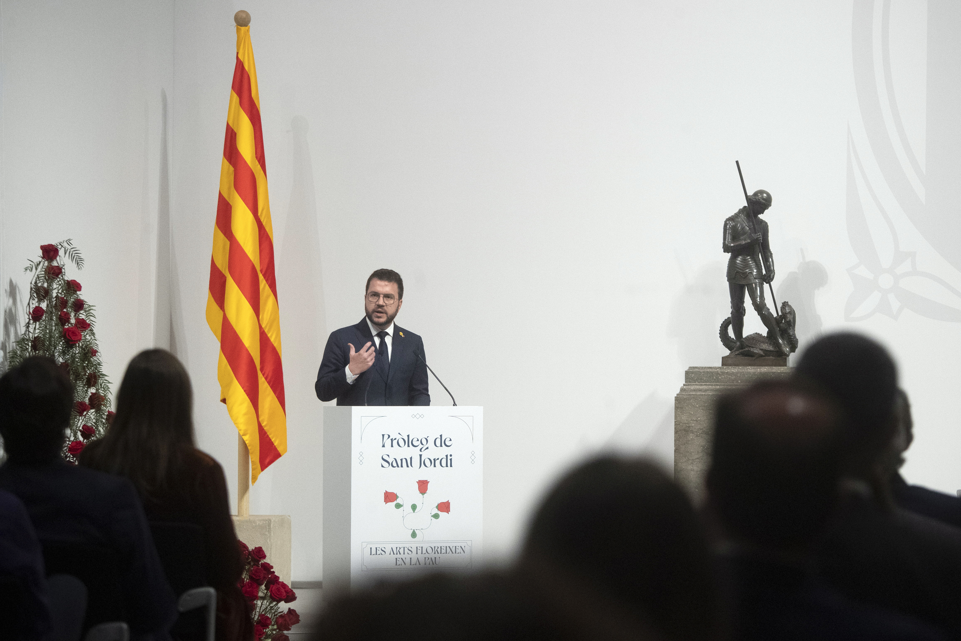El presidente de la Generalitat pidi personarse