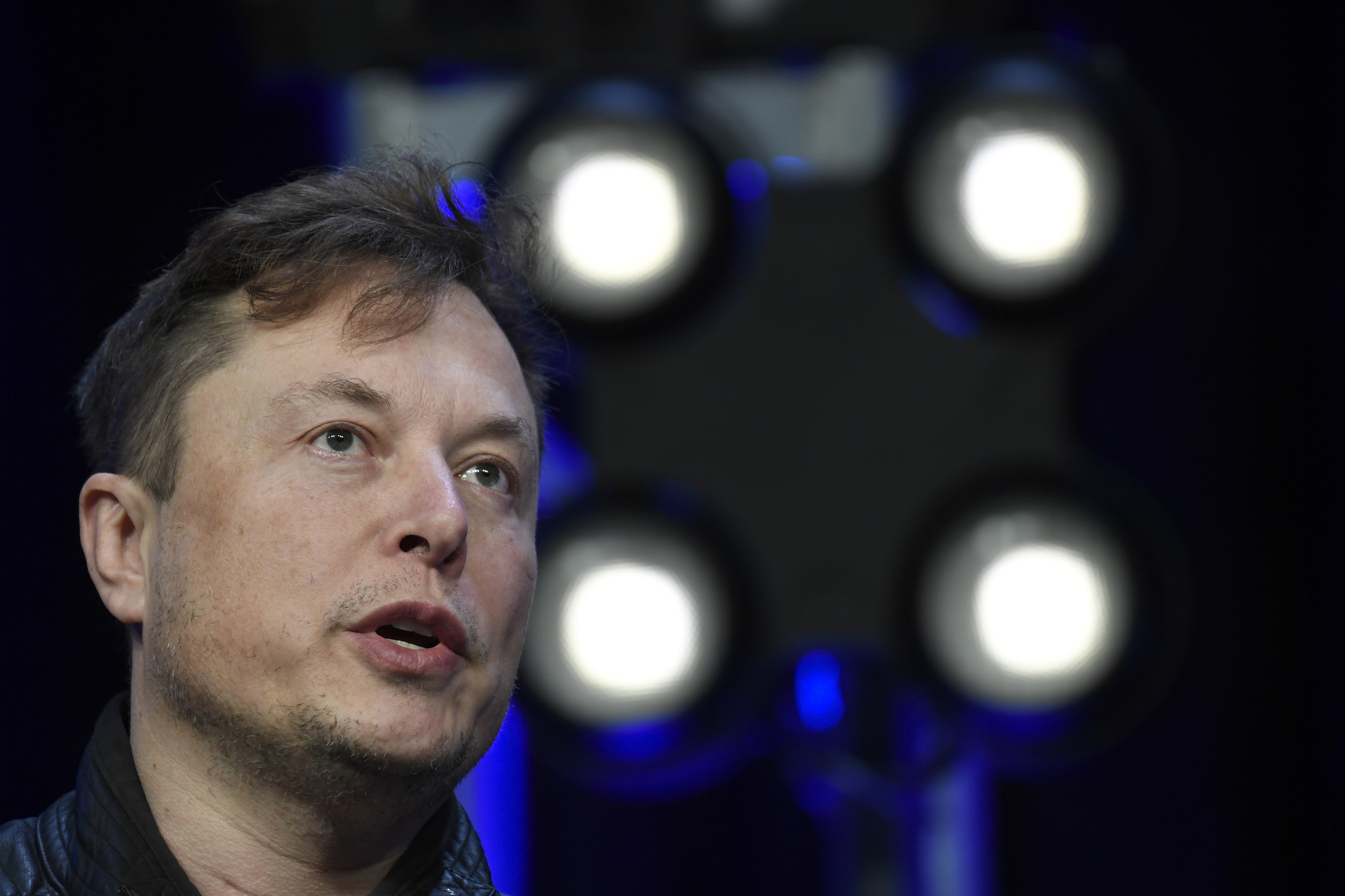 Twitter admite en plena compra por Musk que infló por error sus usuarios hasta en 2 millones durante tres años