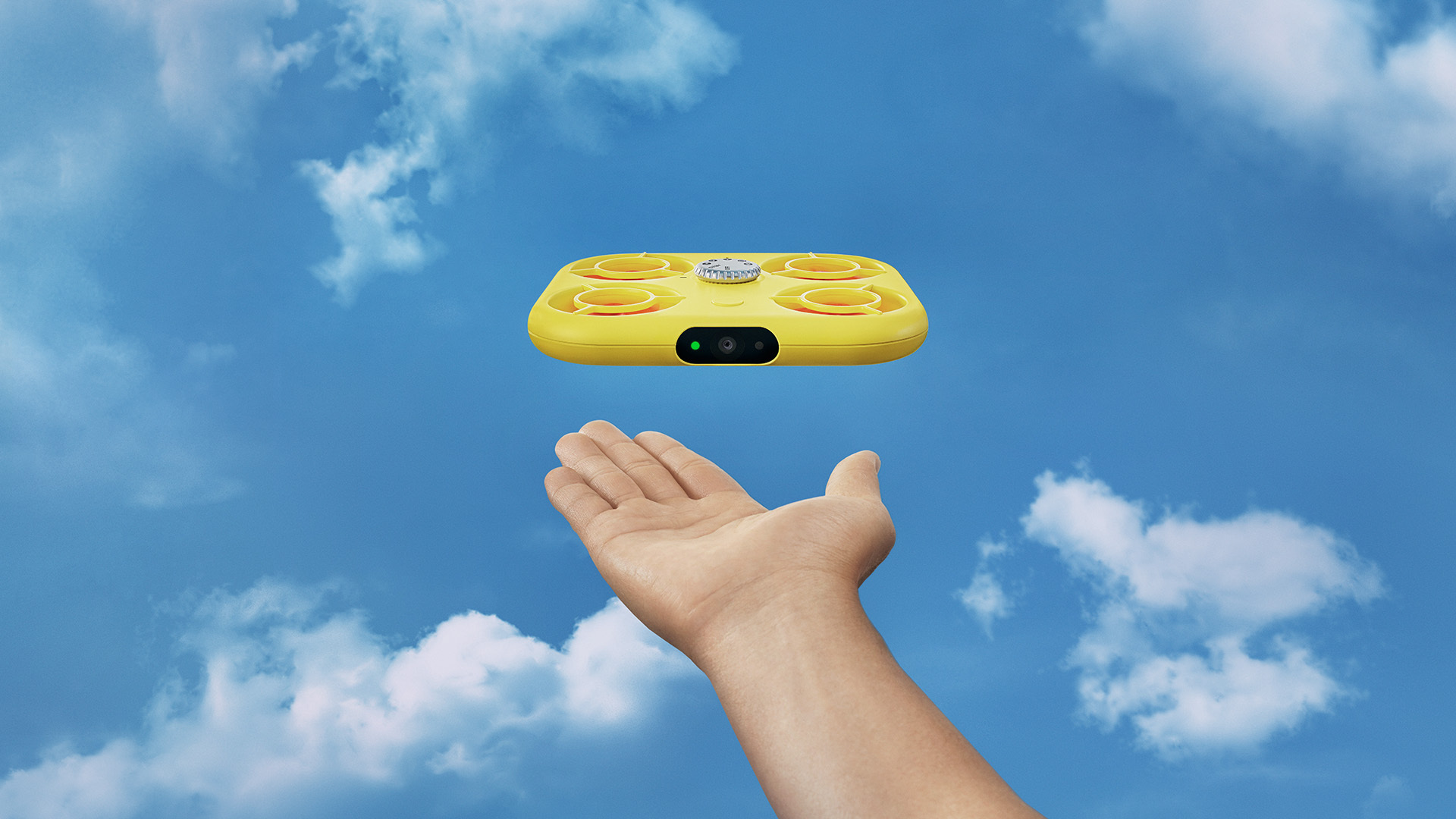 Snapchat sigue viva y lo recuerda con un dron