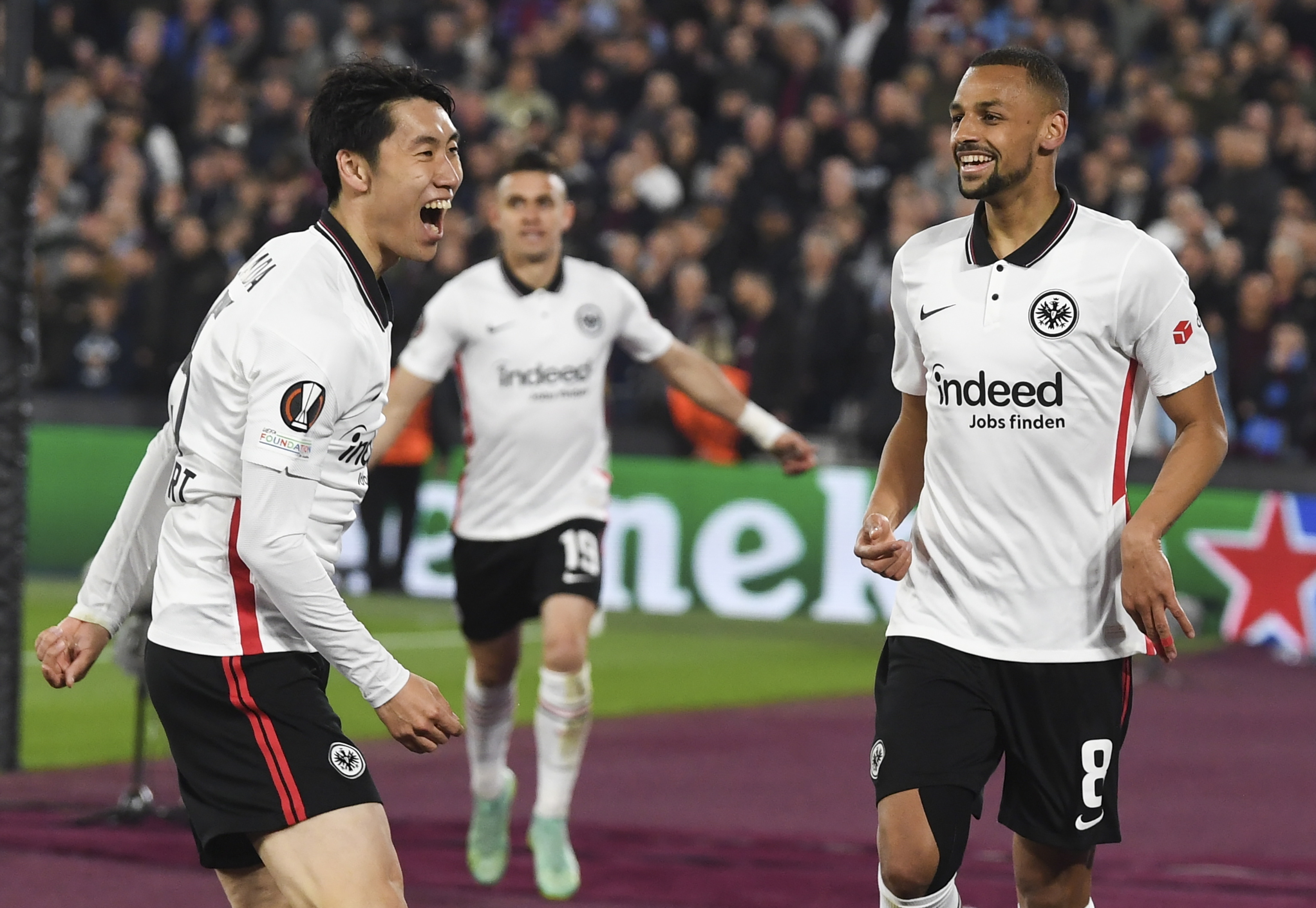 Daichi Kamada celebra el gol de la victoria del Eintracht.