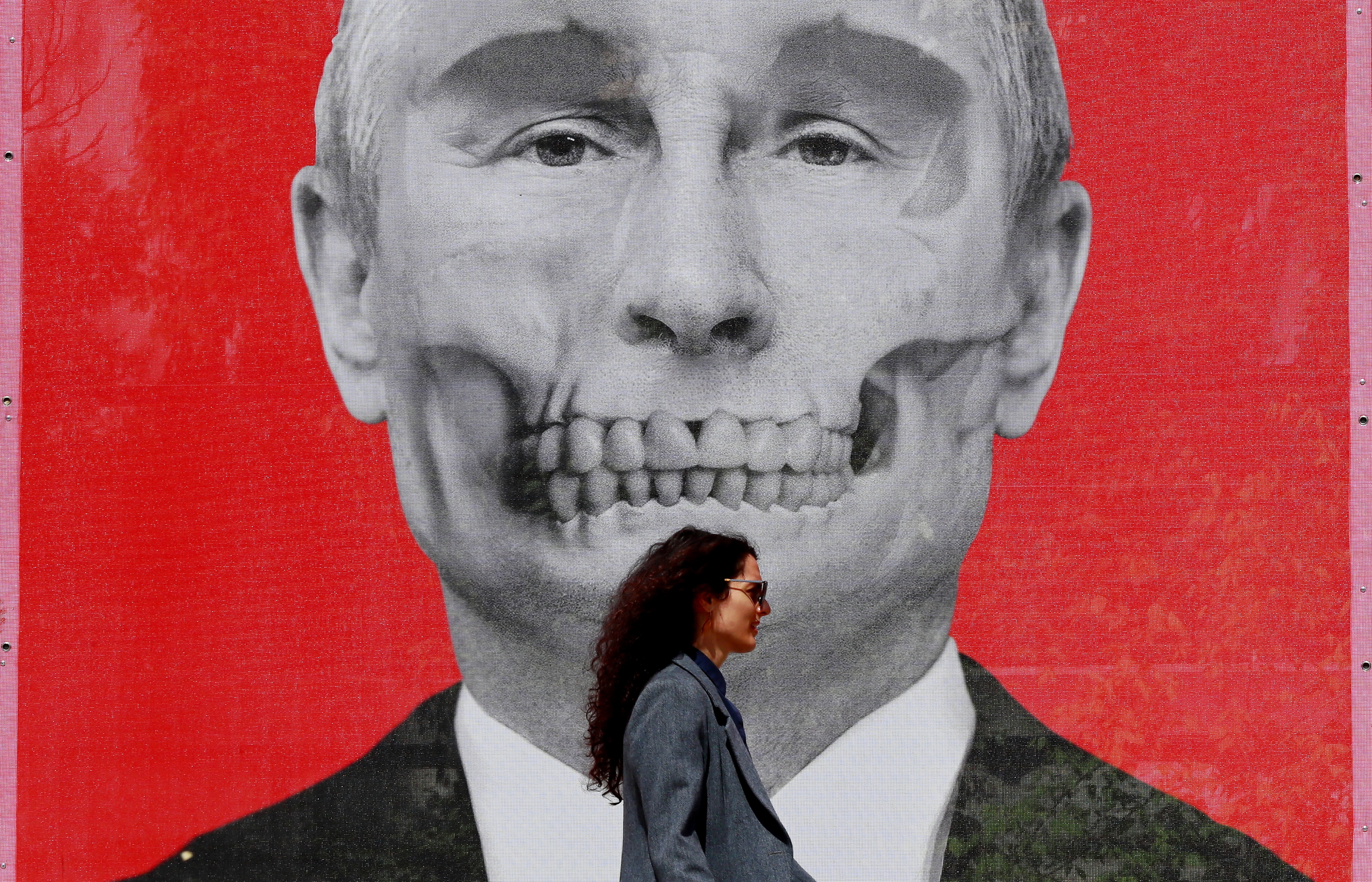 Un mural sobre Vladimir Putin, en Bucarest.