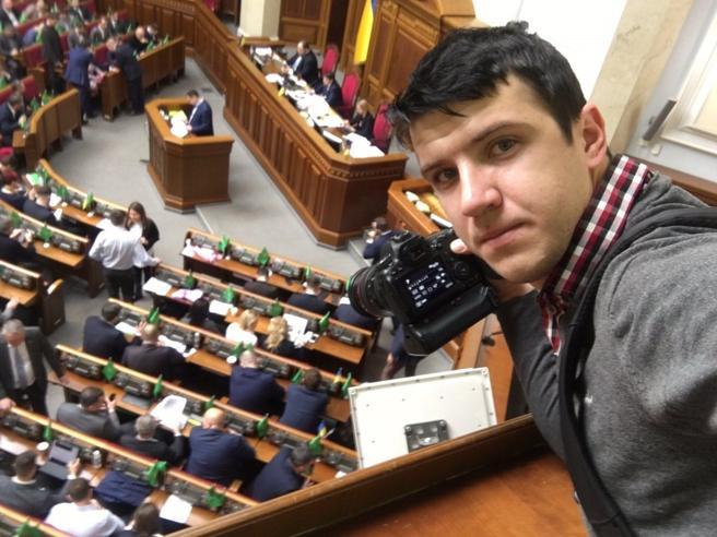 Kostantin Ryzhenko, el veinteañero de Jersón que caza las ‘fake news’ rusas: «Vivo como un fugitivo»