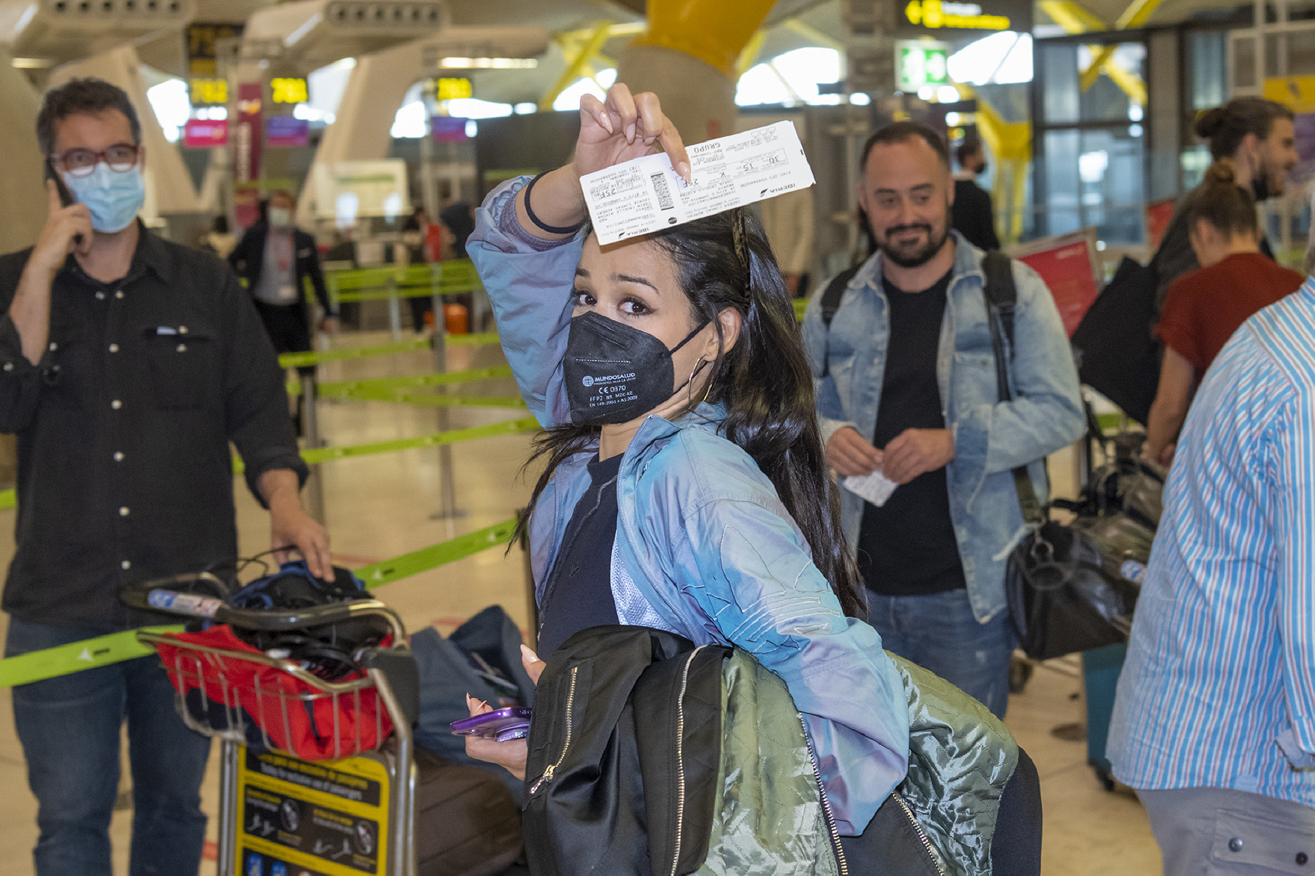 Chanel, en el aeropuerto, camino de la gloria en Eurovisin.