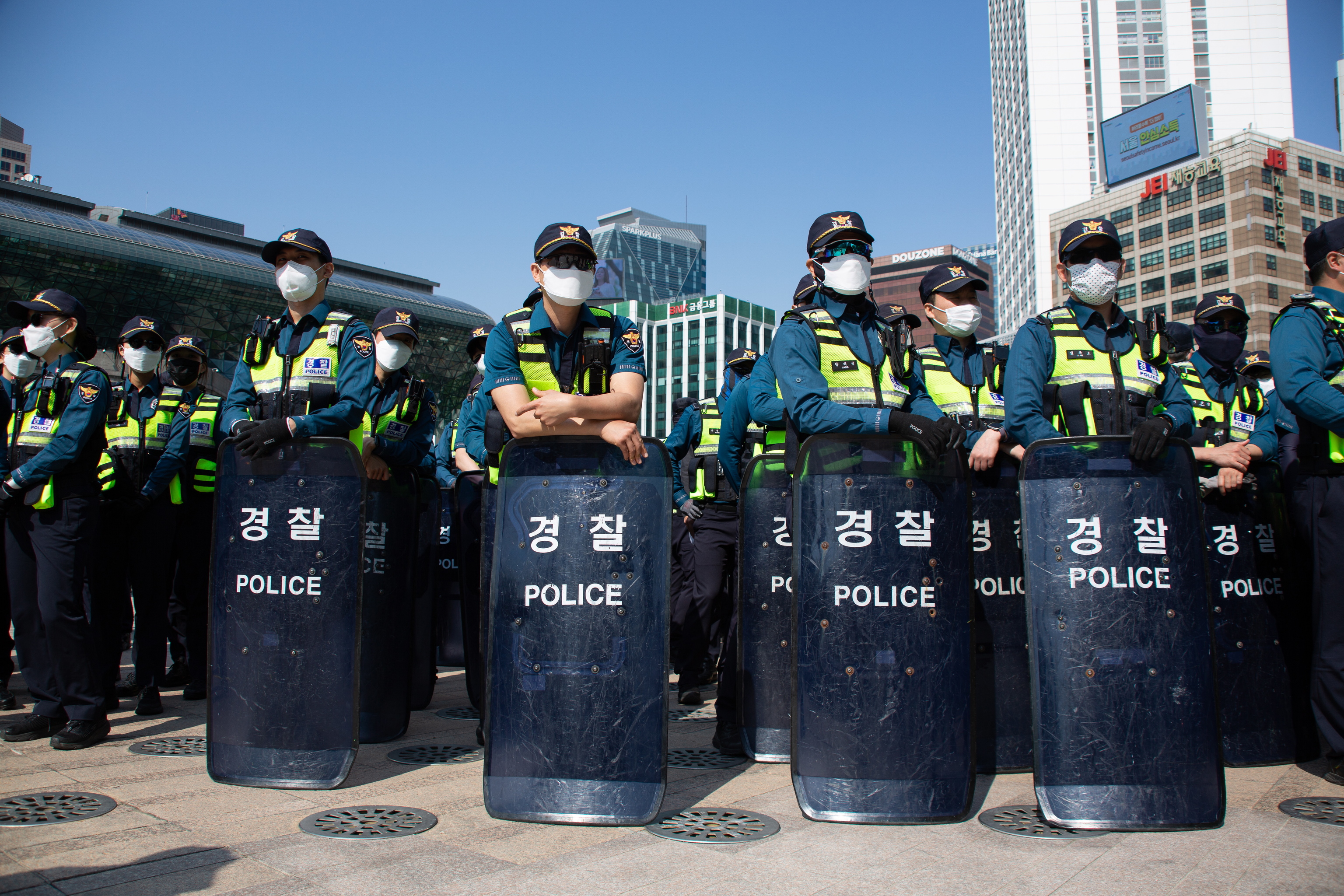Policía surcoreana en Seúl