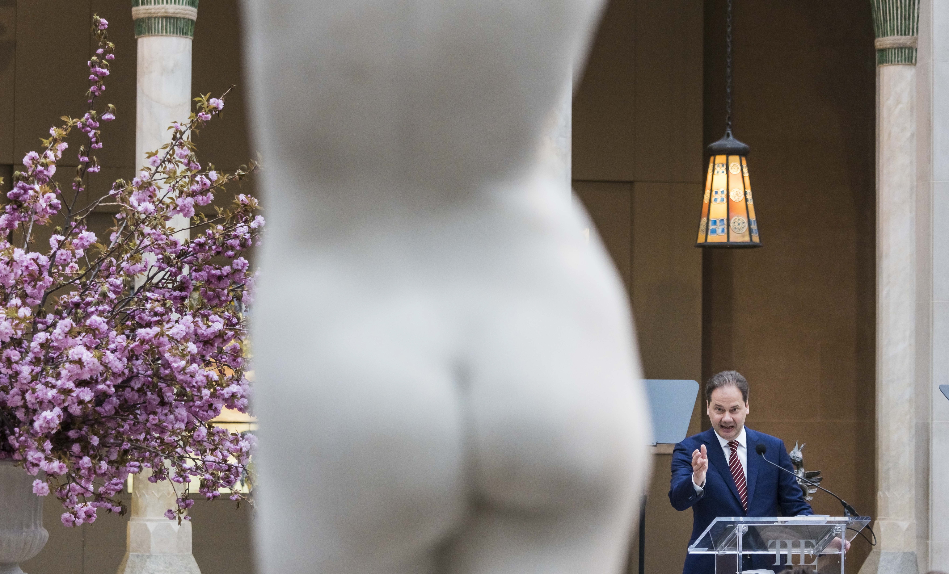 Una estatua desnuda en el Metropolitan de Nueva York.