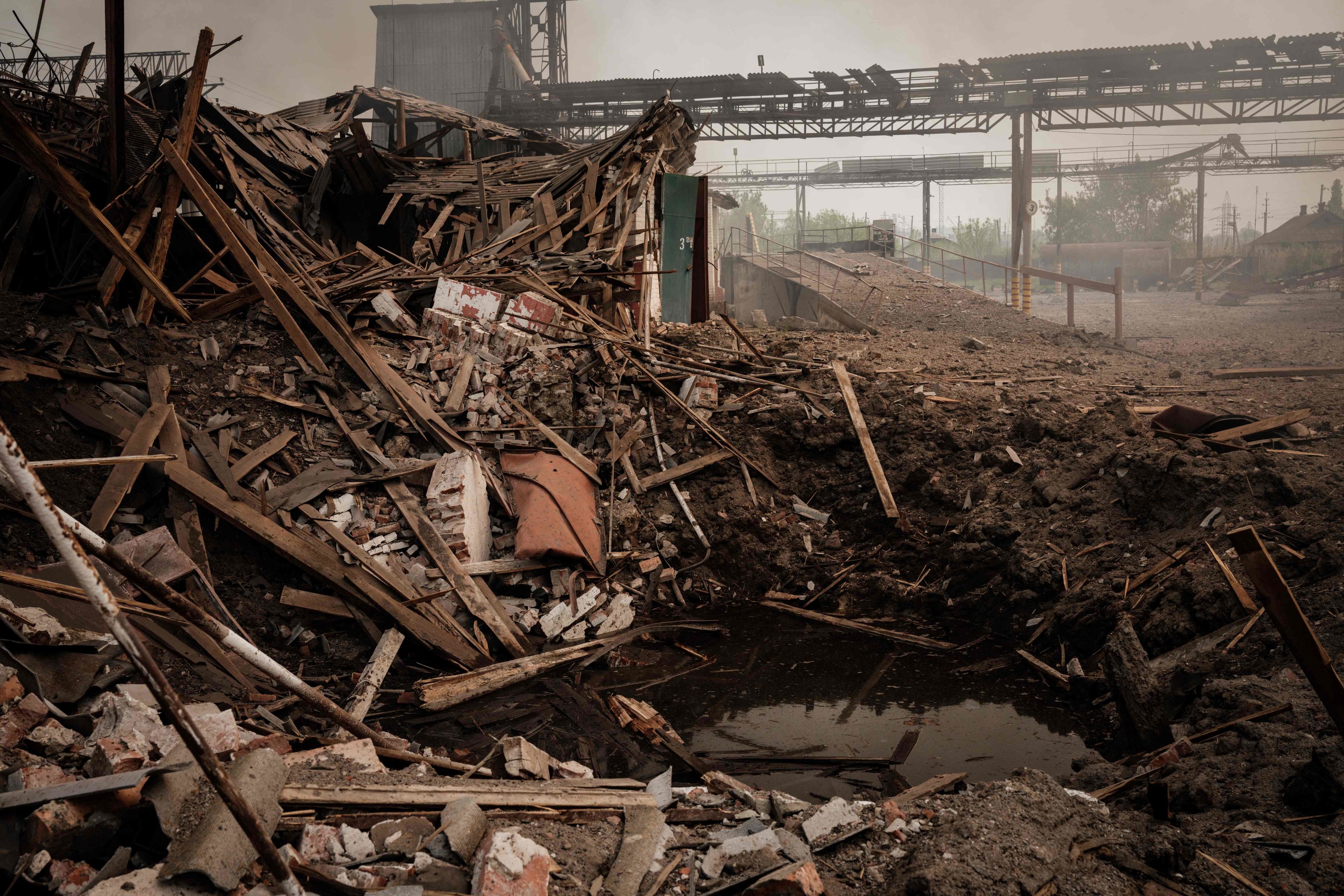 Una estacin de tren destruida en SEversk en el este de Ucrania.