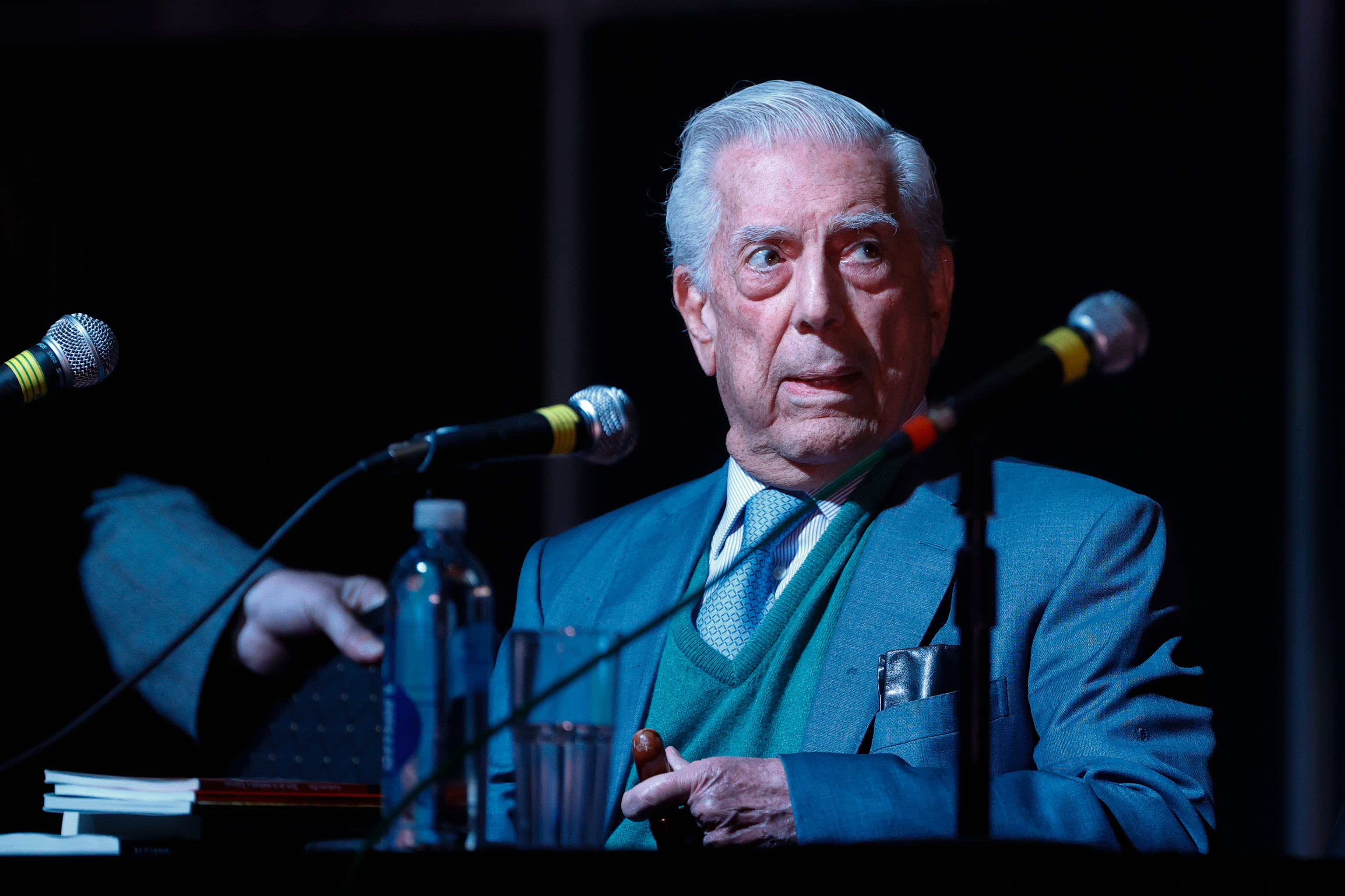 Mario Vargas Llosa en la Feria del Libro de Buenos Aires