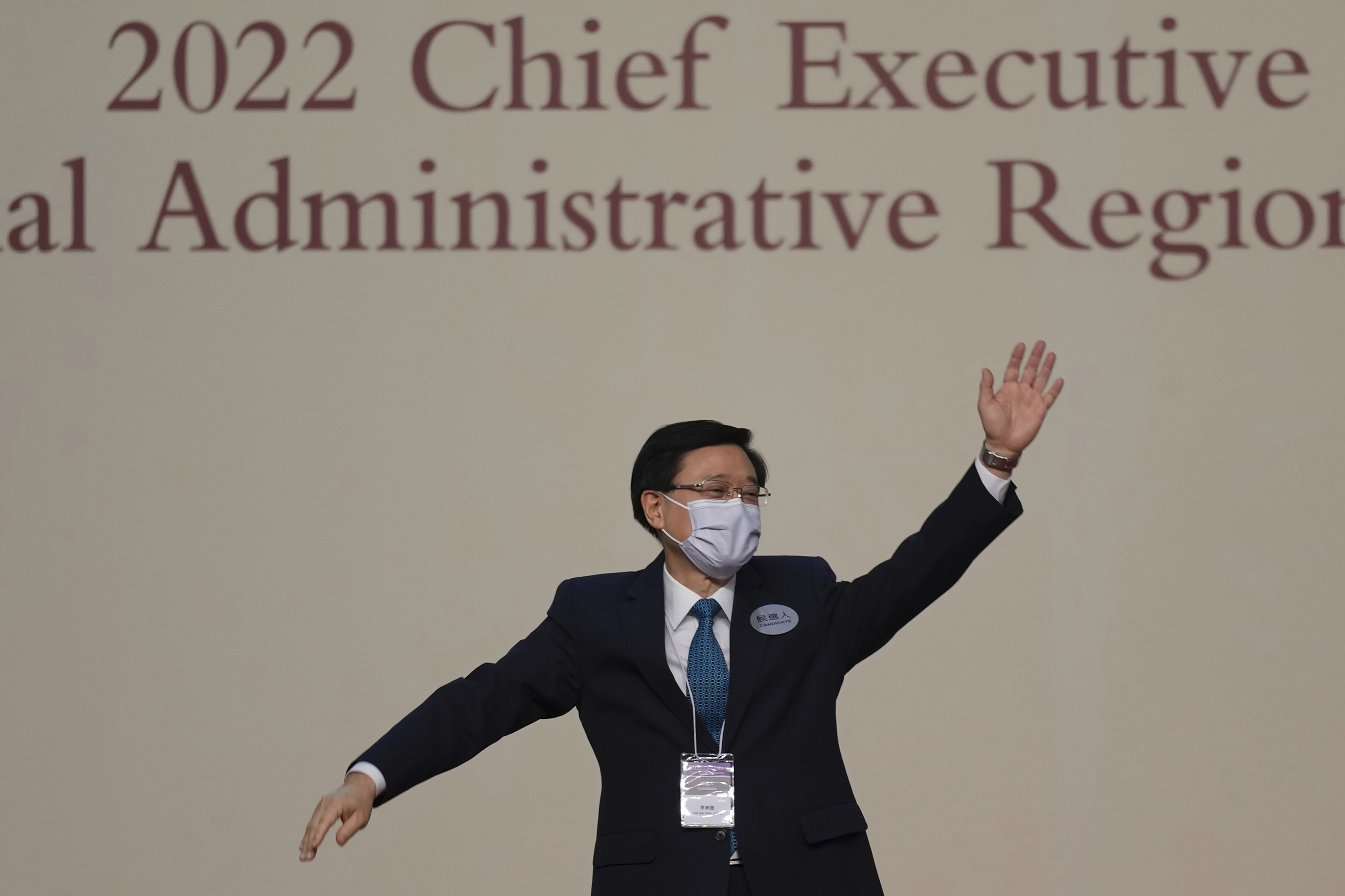 John Lee, un halcón fiel a Pekín para gobernar Hong Kong