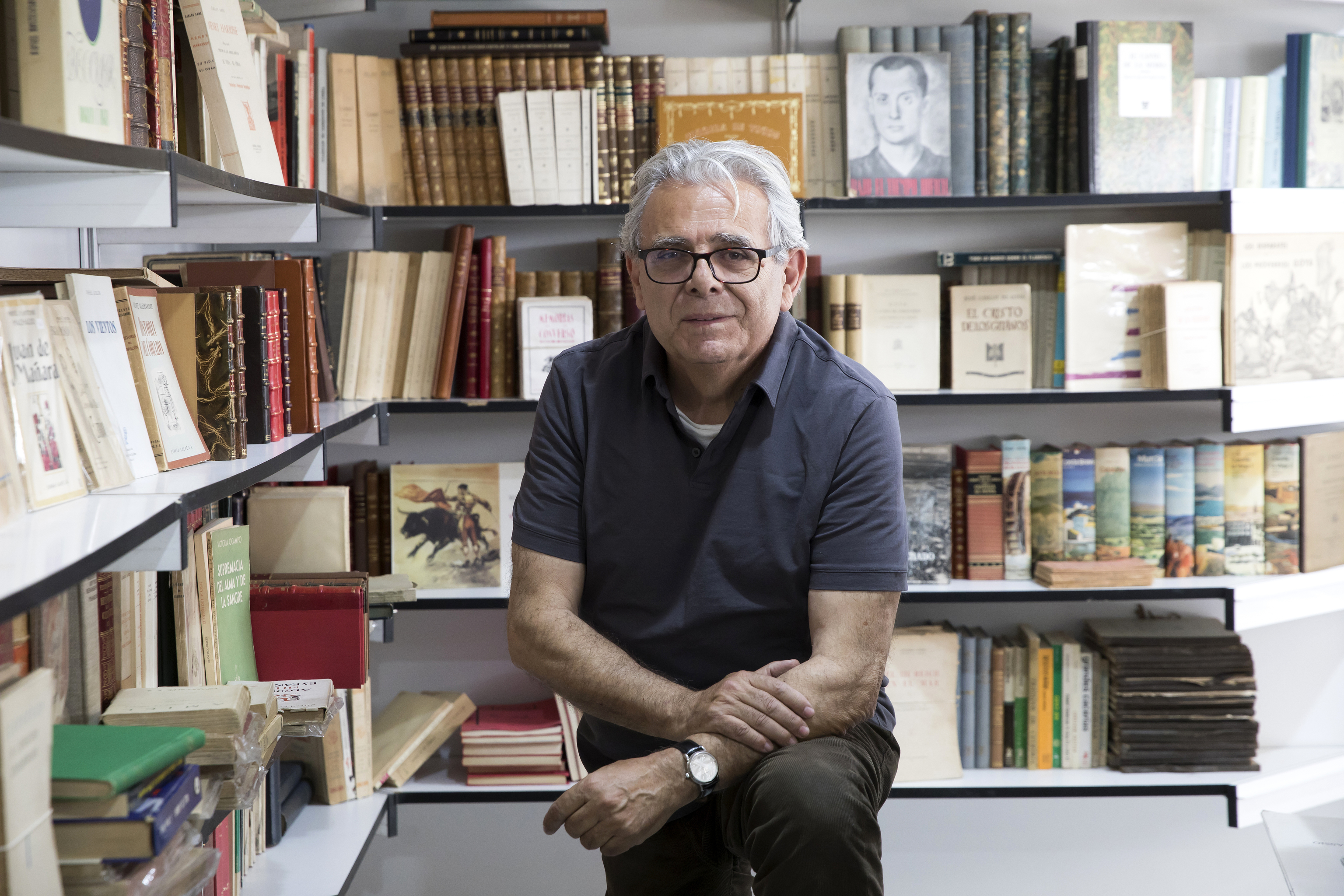 Paco Martnez, en su caseta Tunicia, de libro antiguo y de ocasin.
