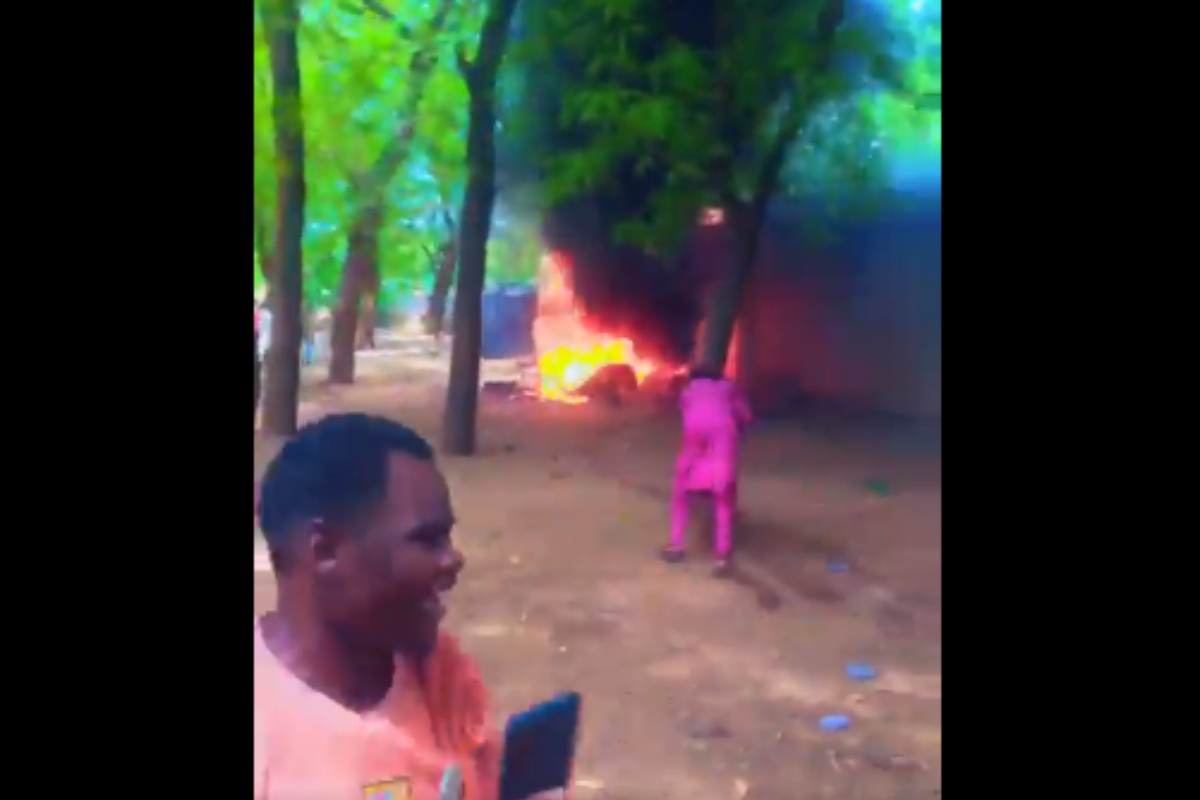 Captura del vídeo del ataque que se ha hecho viral en Nigeria.