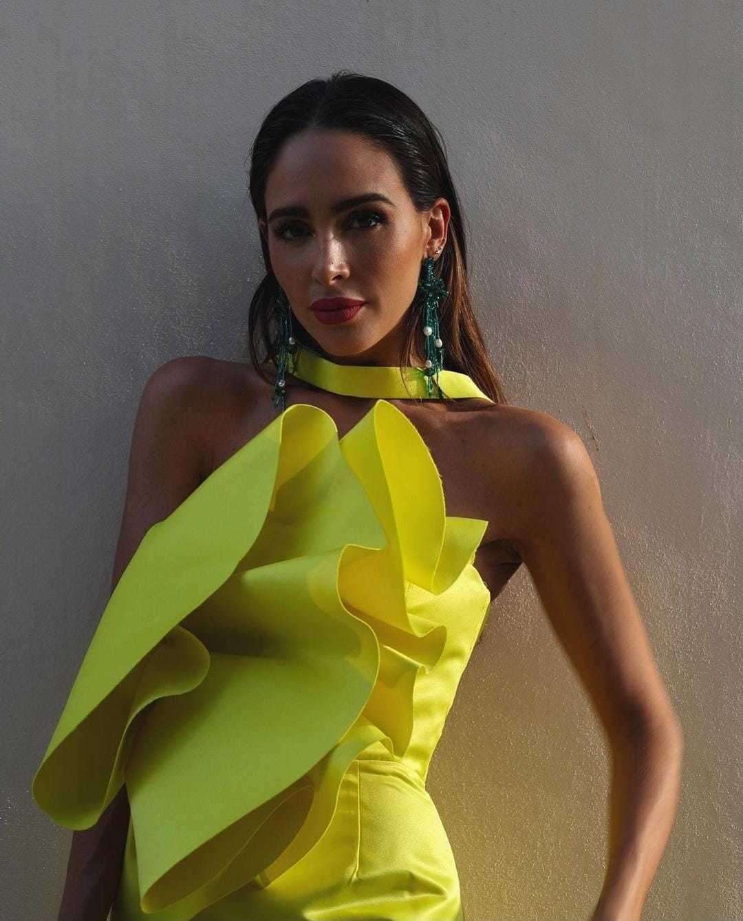 Pepino Piscina voltereta Rocío Osorno pone de moda el vestido amarillo de Zara más favorecedor del  verano | Shopping