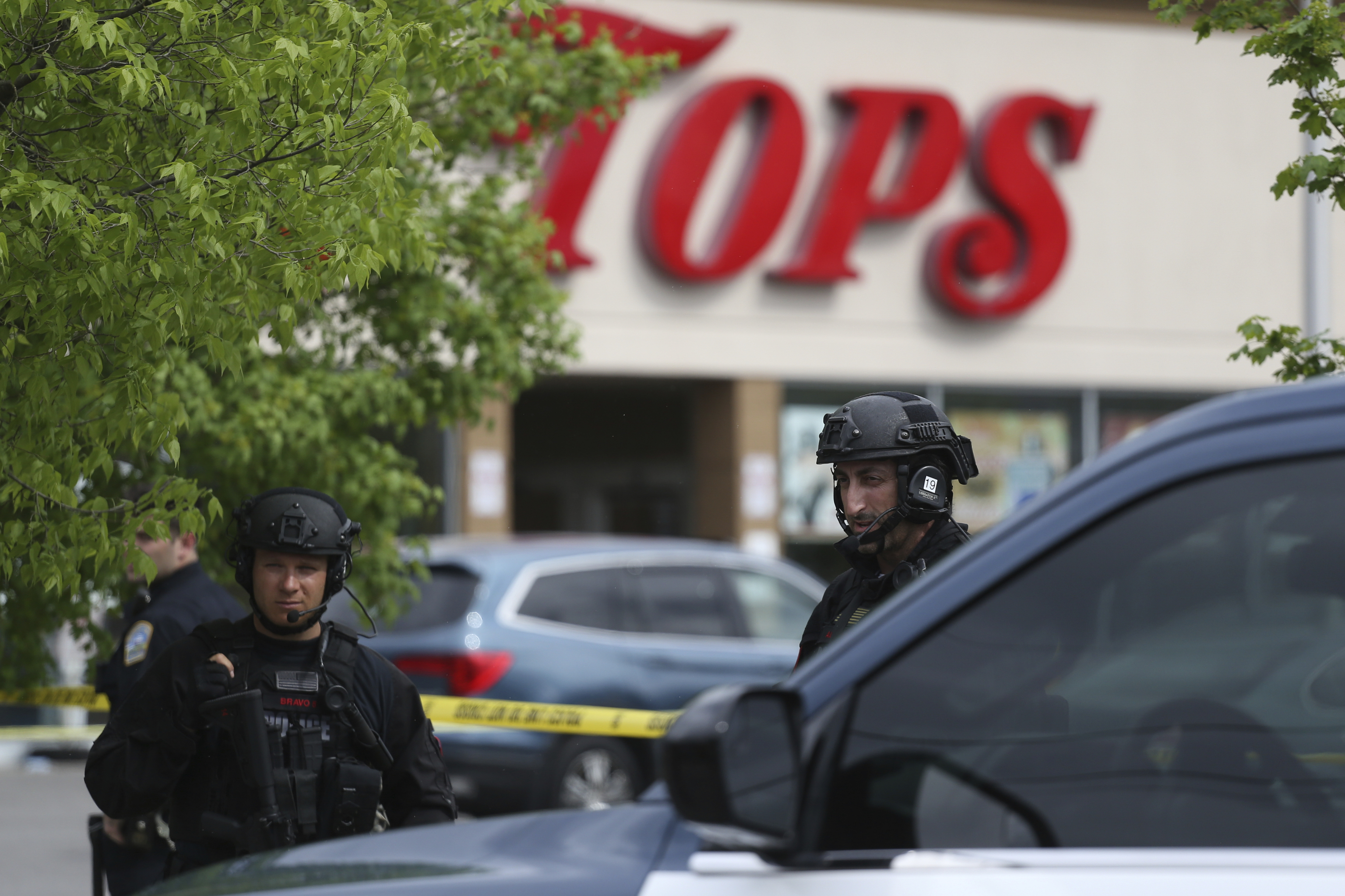 Un tiroteo en un supermercado de Buffalo por motivos raciales deja al menos 10 muertos
