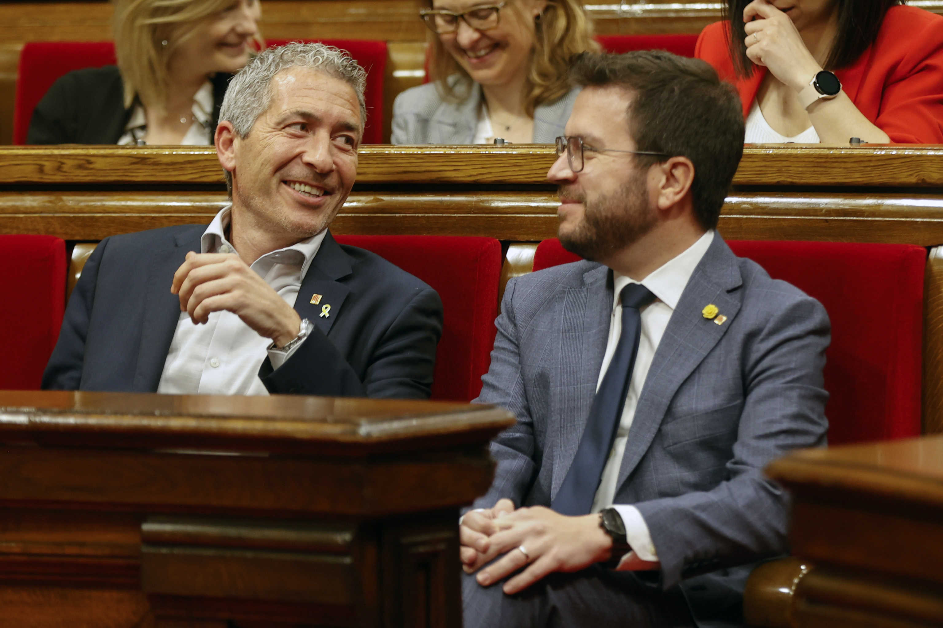 Cambray y Aragonès, en el Parlament.
