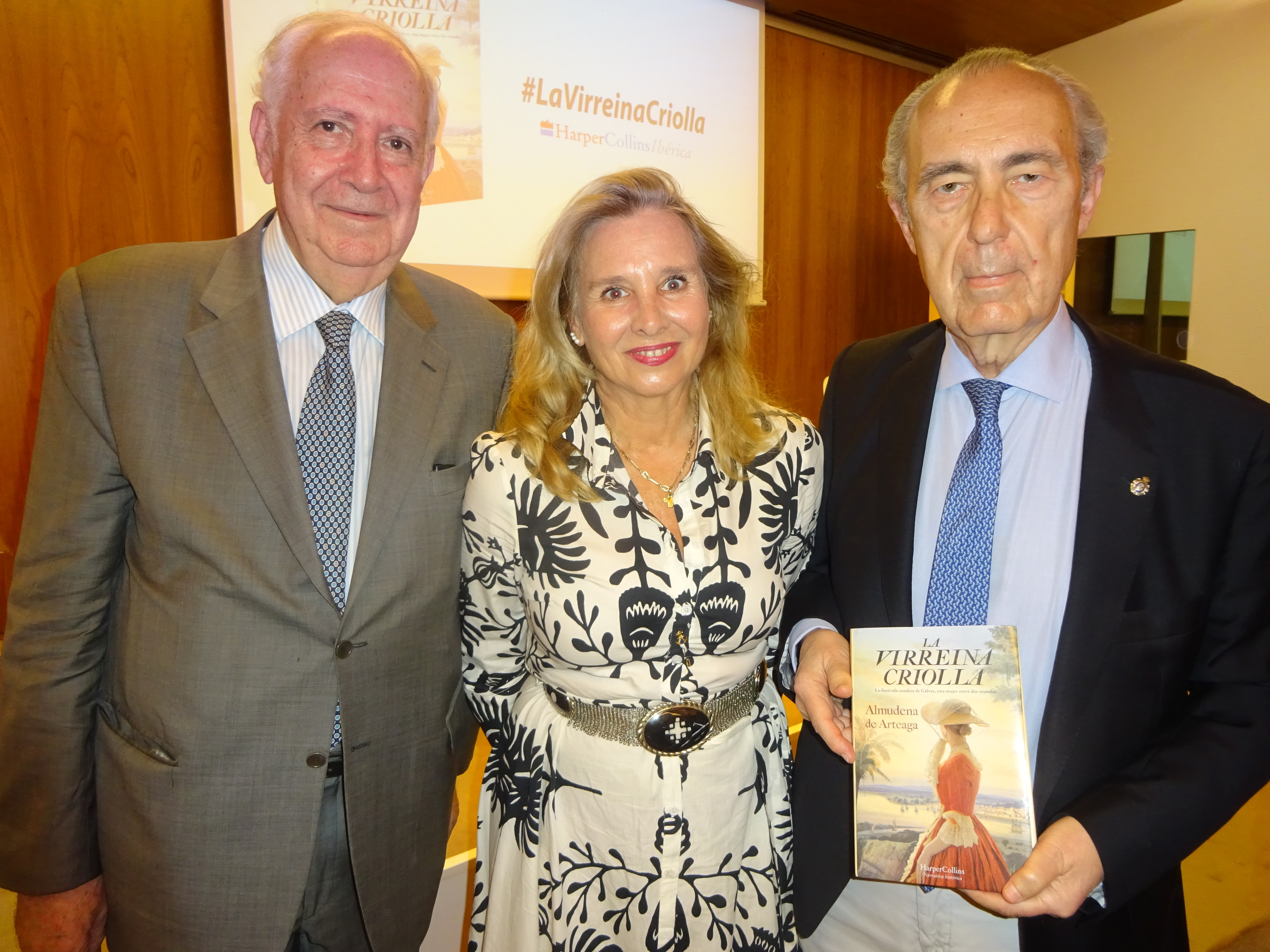 Hugo O`Donnell, Almudena de Arteaga y Luis Alberto de Cuenca.
