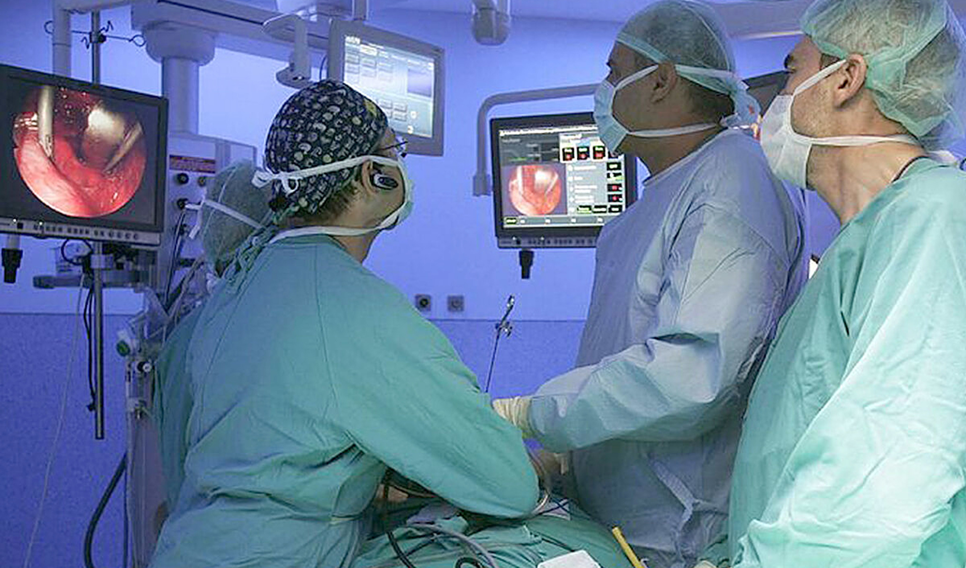 Una intervención quirúrgica en un hospital castellonense.