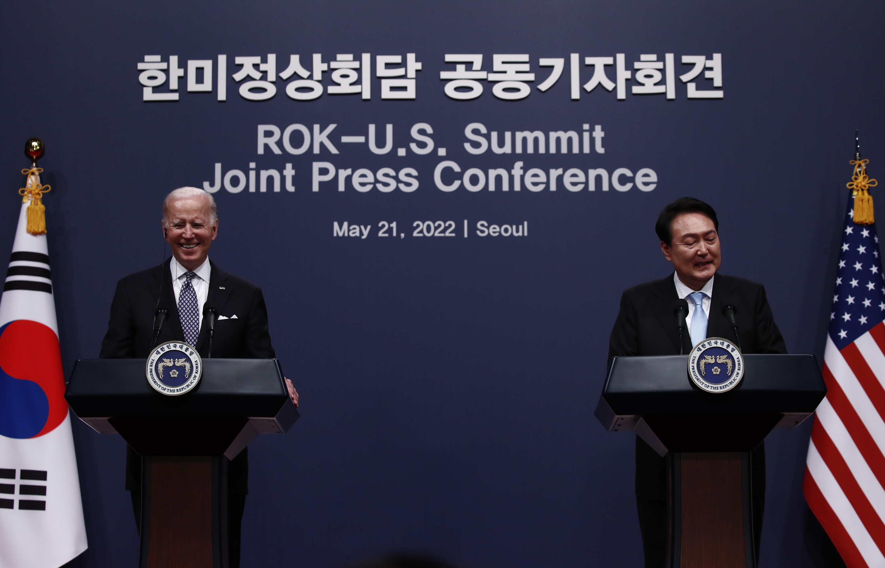 Biden promete seguir fortaleciendo la «postura disuasoria» en Corea del Sur