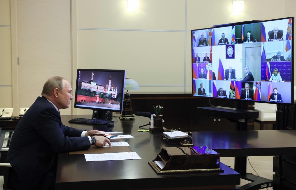 Putin, en un encuentro con el consejo de seguridad ruso.