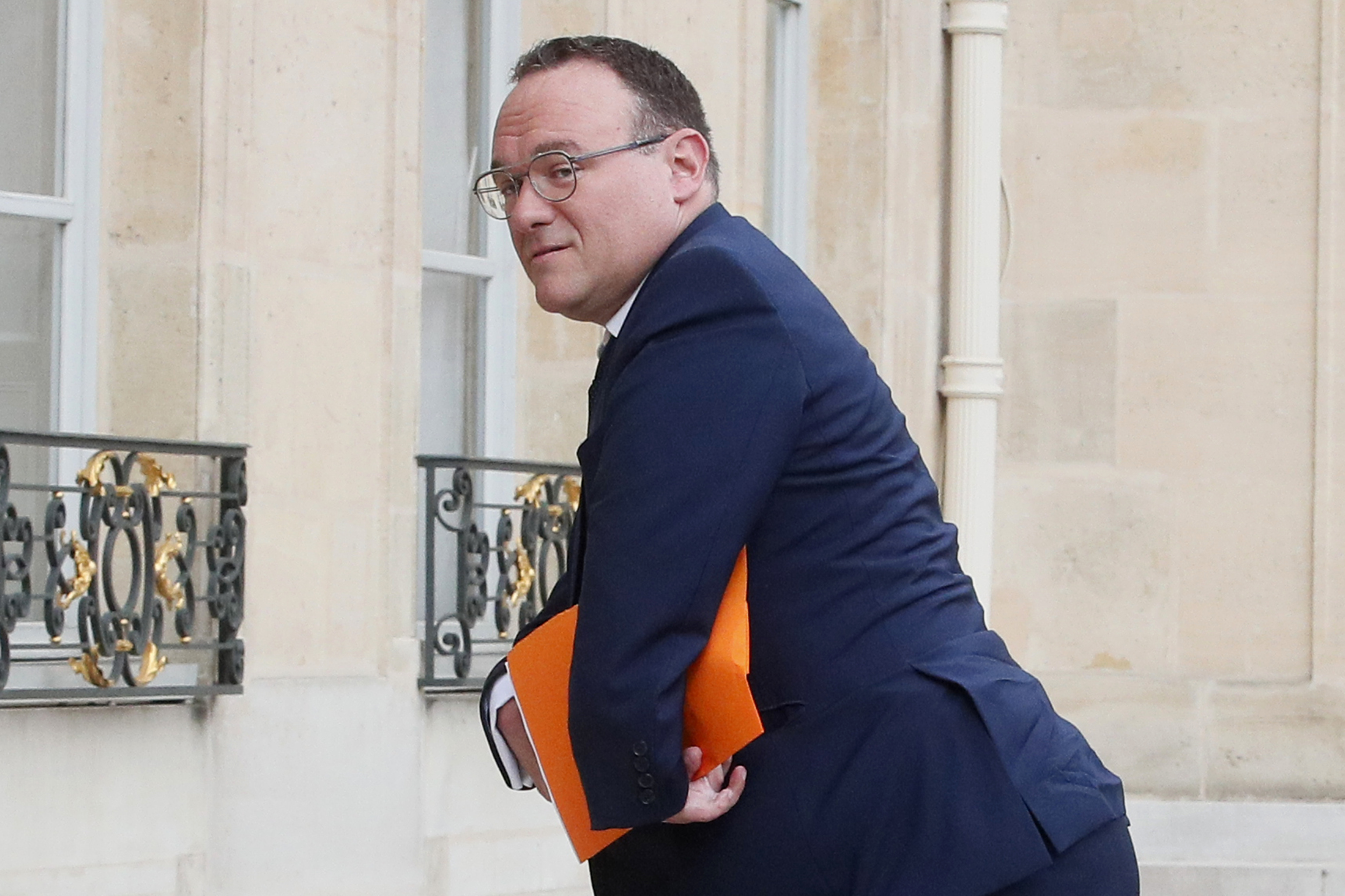 El nuevo Gobierno de Macron empieza su andadura con un ministro acusado de violador