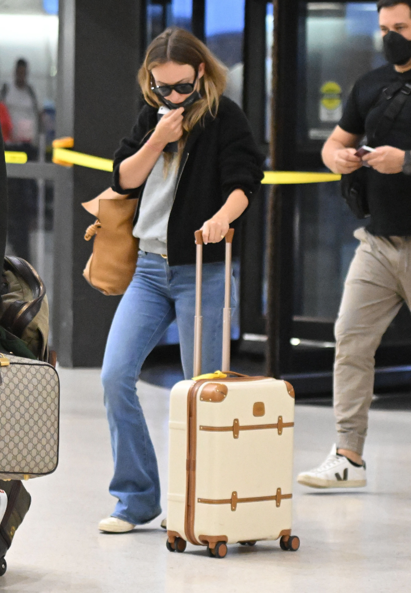 La actriz Olivia Wilde en el aeropuerto de Nueva York.