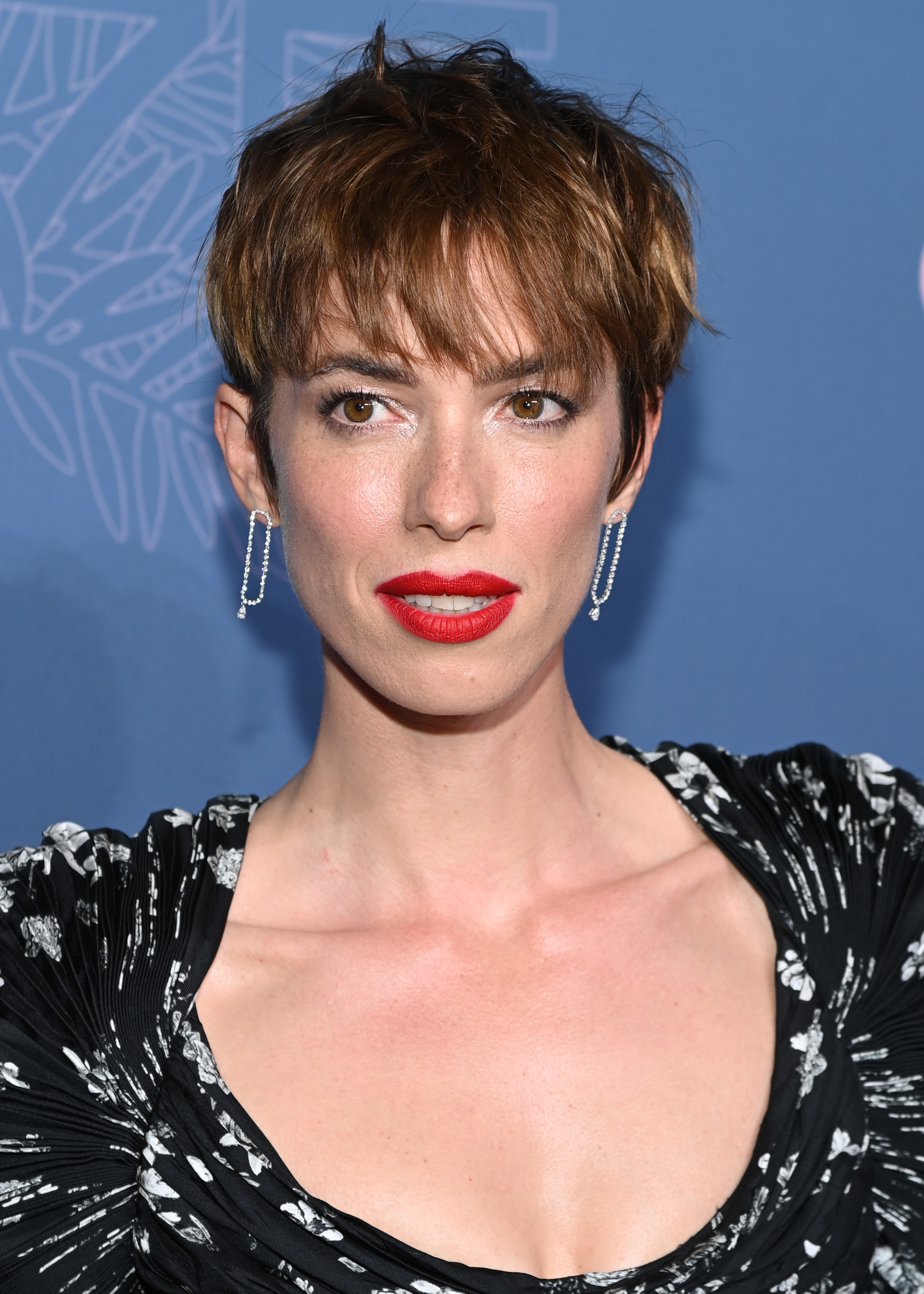 Alos 40 no hay que renunciar a los clsicos, como a unos llamativos labios rojos, como los de Rebecca Hall (40) en Cannes.