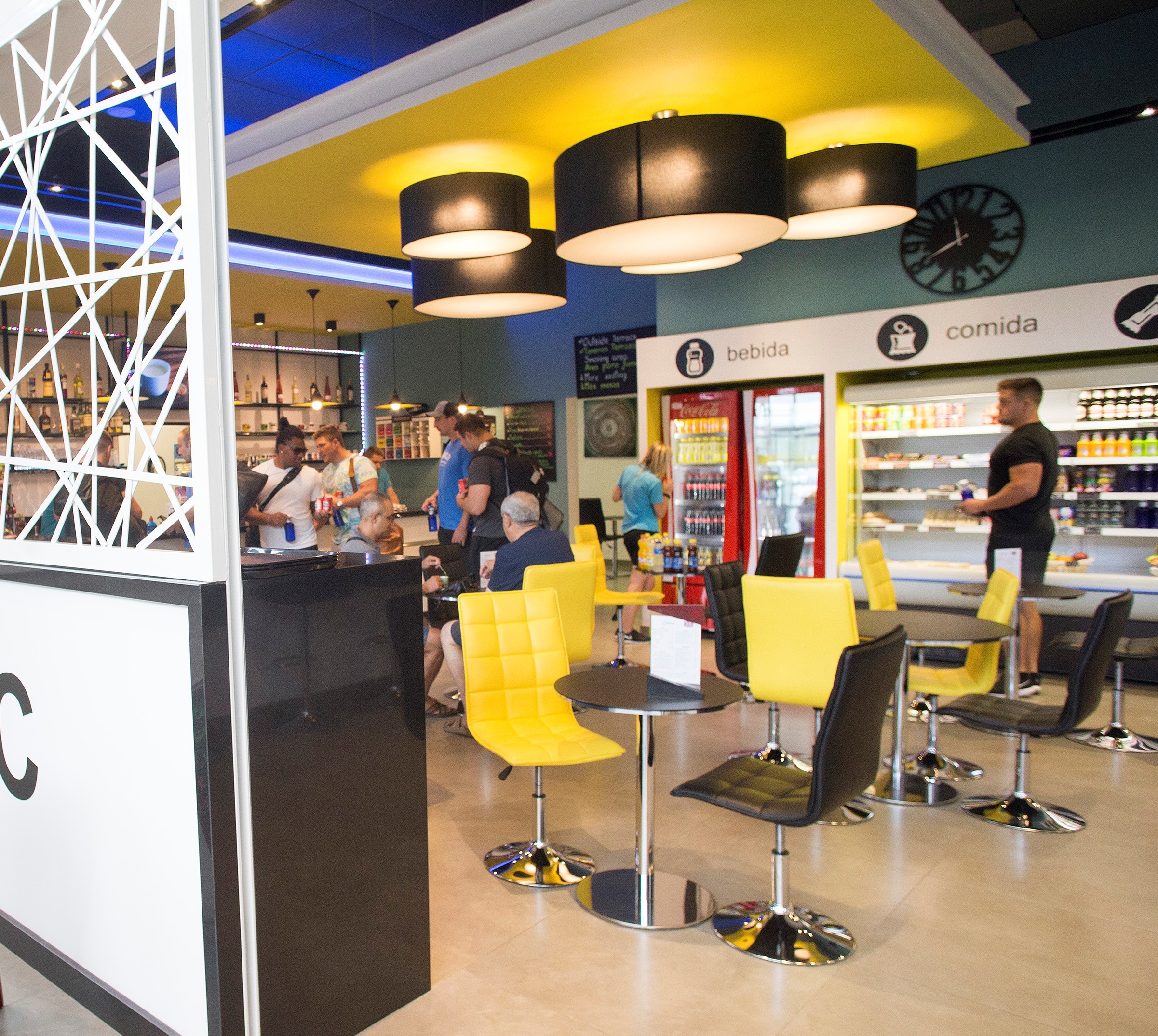 El aeropuerto de Castellón abrirá en junio la cafetería tras su  adjudicación | Castellón