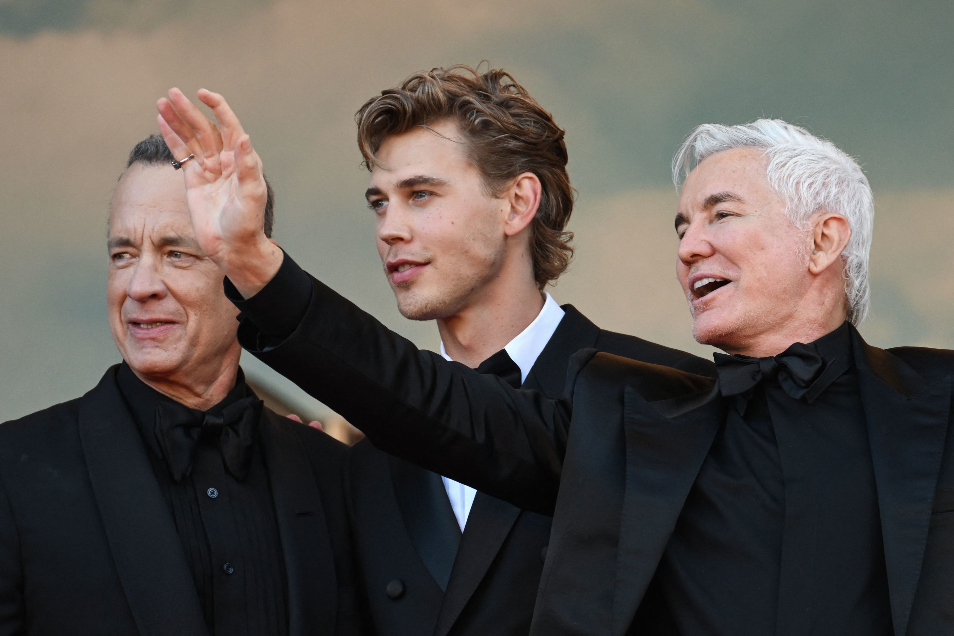 Tom Hanks, Austin Butler y Baz Luhrmann en la presentación de 'Elvis' en el Festival de Cannes.