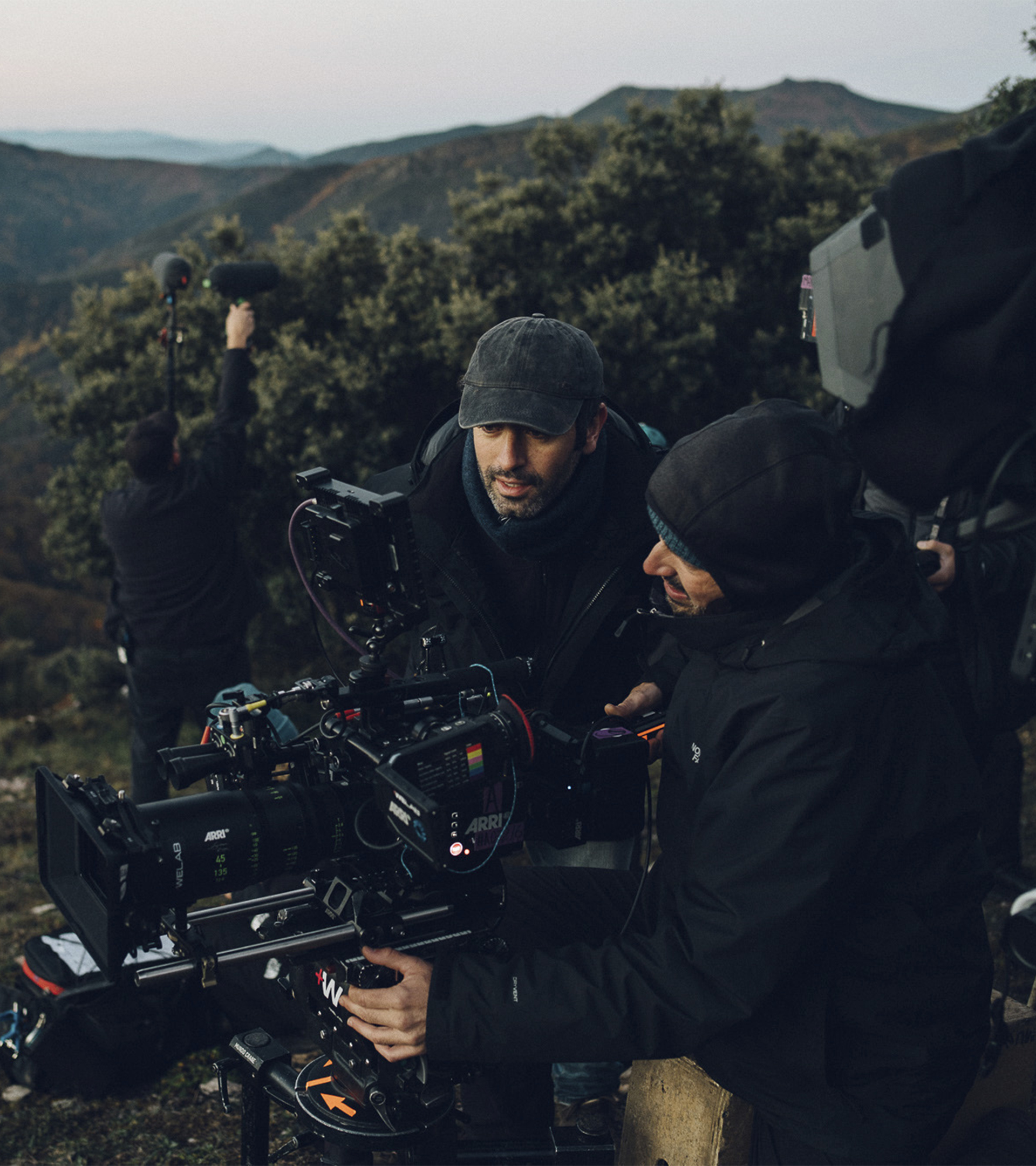 Rodrigo Sorogoyen en el rodaje de 'As bestas', película que acaba de presentarse en Cannes.