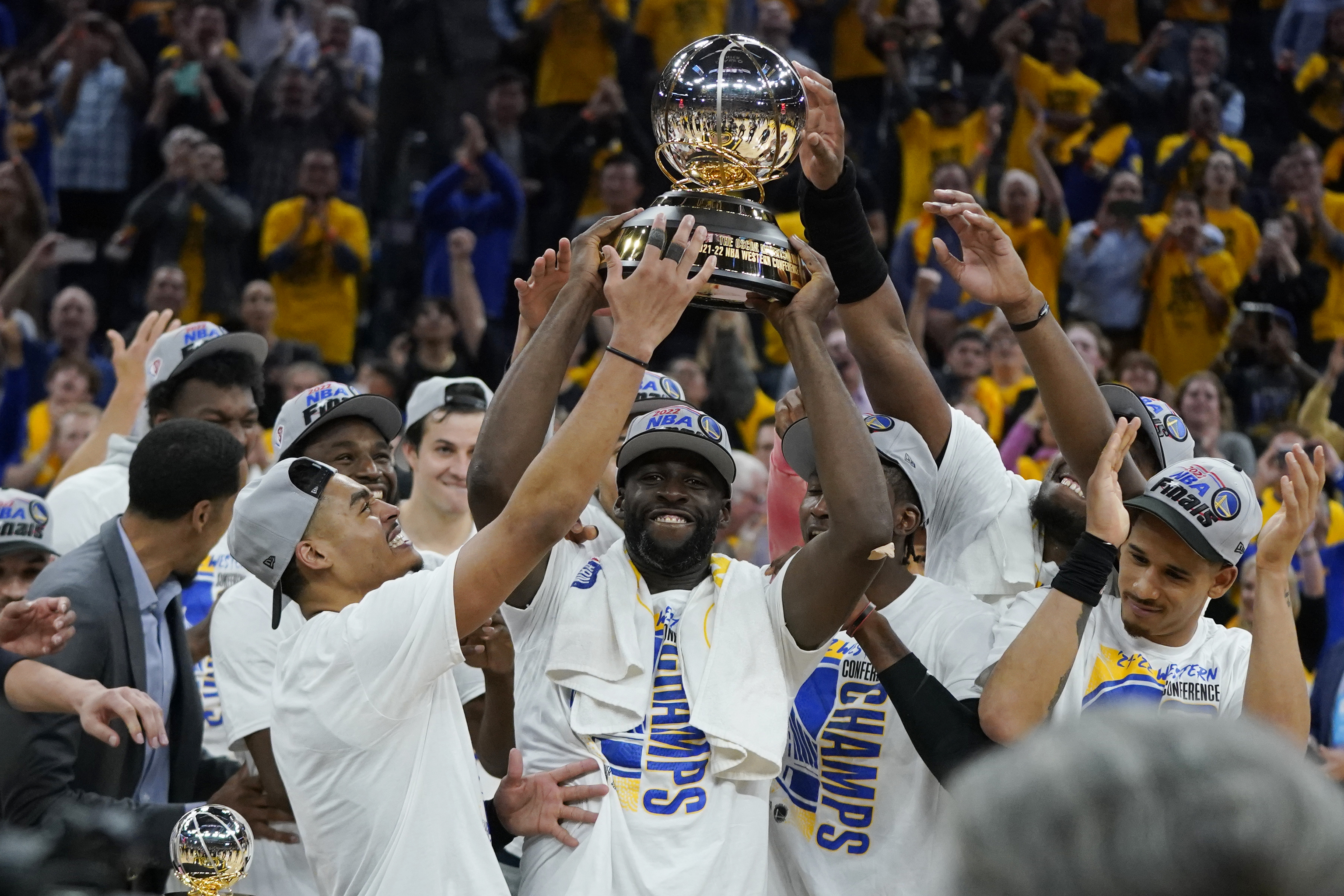 Los Warriors celebran su campeonato del Oeste.