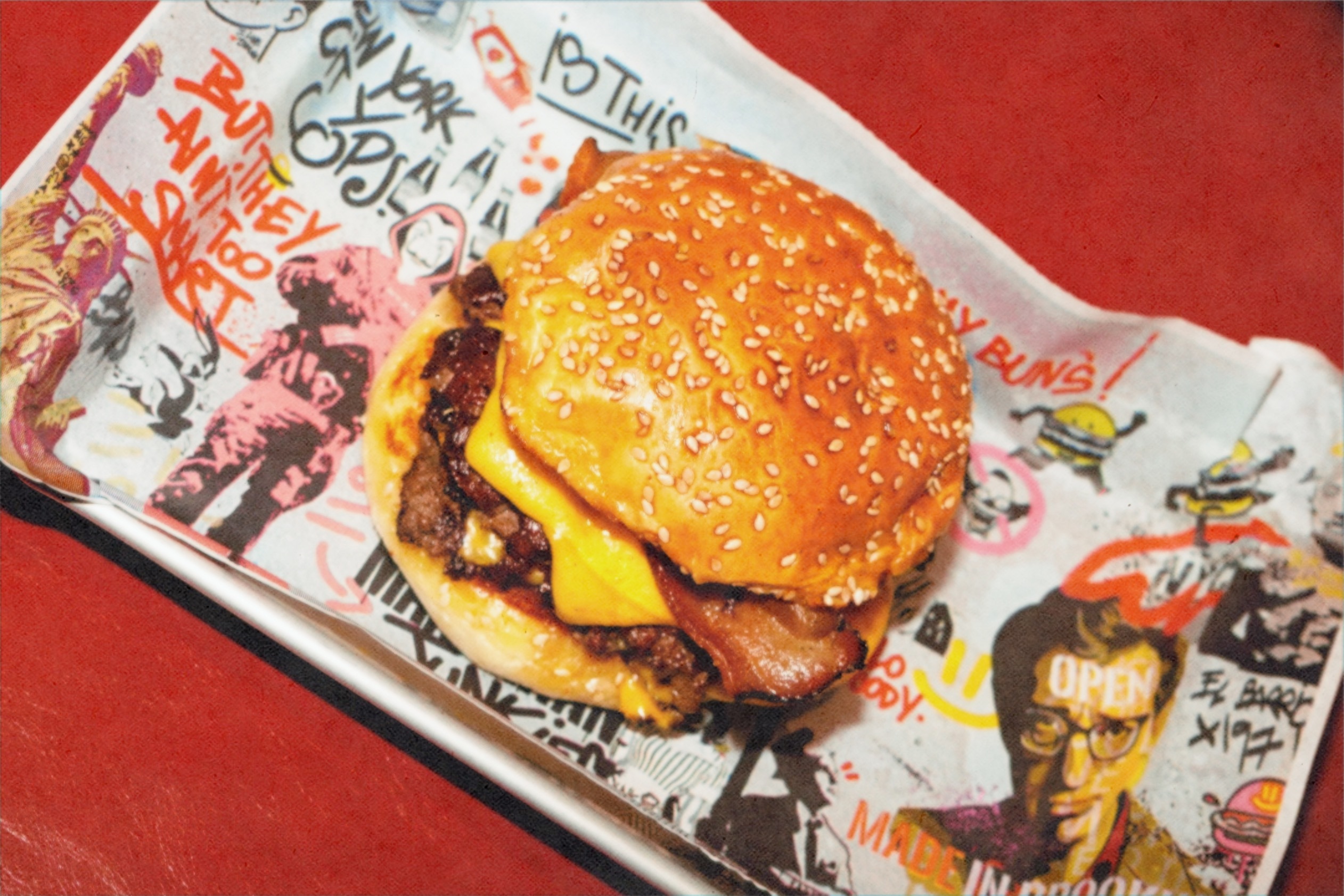 The menu offers four 'smash' hamburgers.