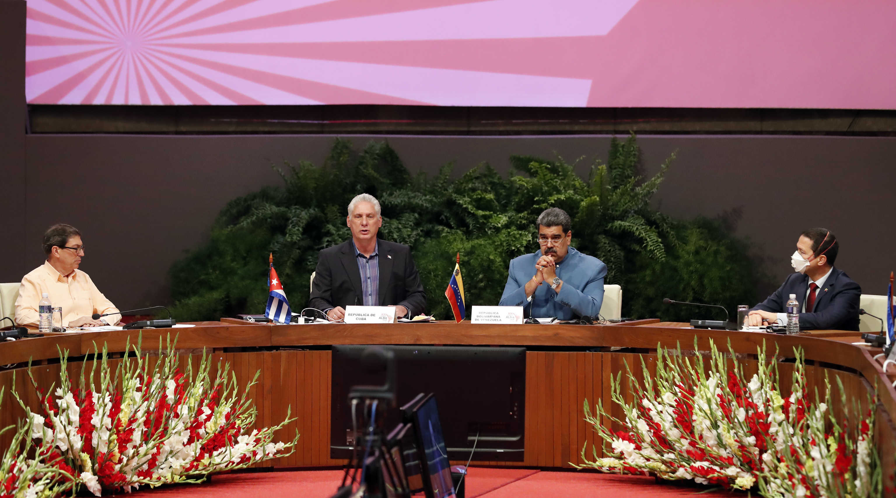 Maduro, Díaz-Canel y Ortega celebran su propia reunión al ser excluidos de la Cumbre de las Américas