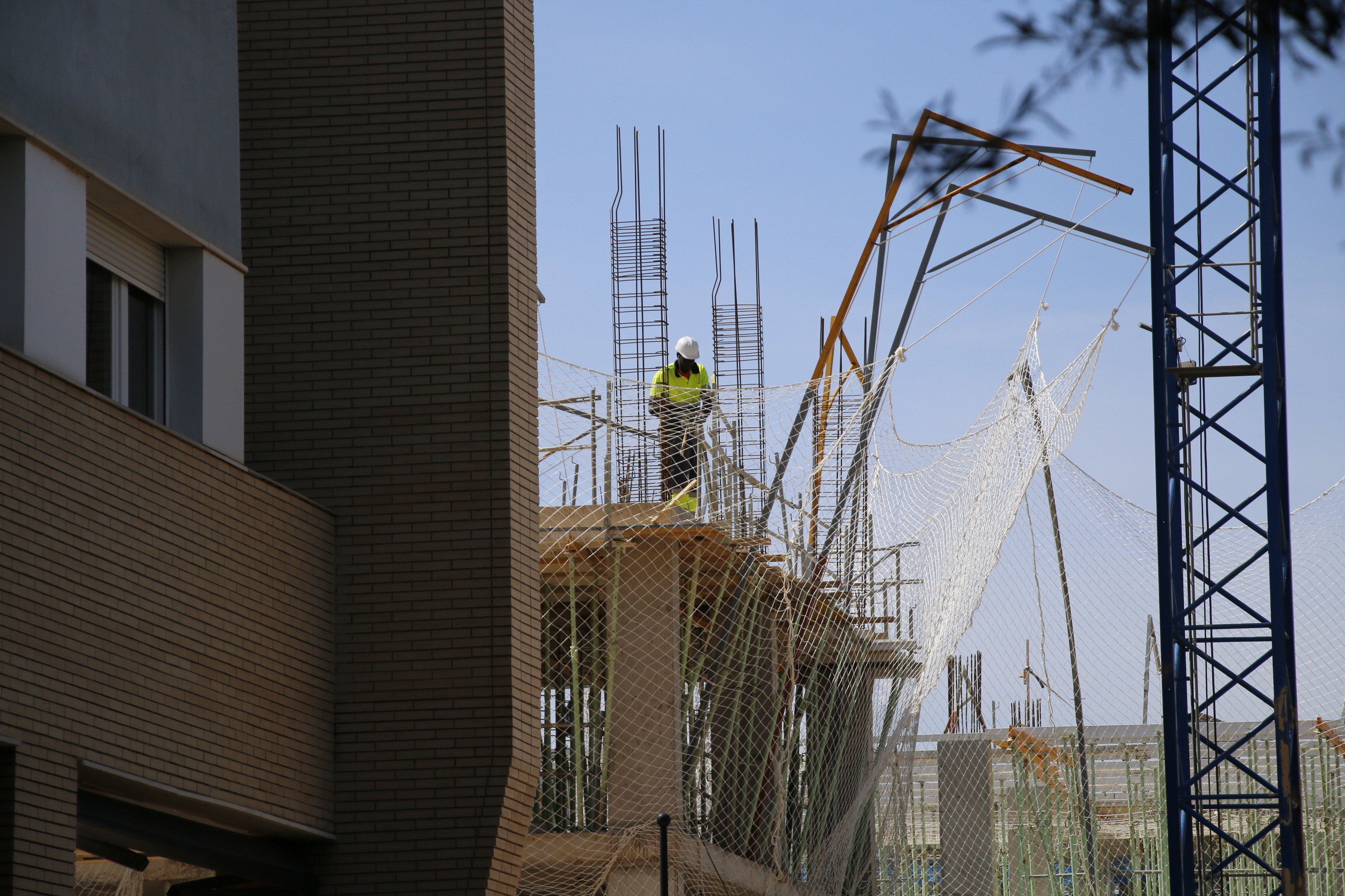 Trabajadores del sector de la construccin, en una obra en Castelln.